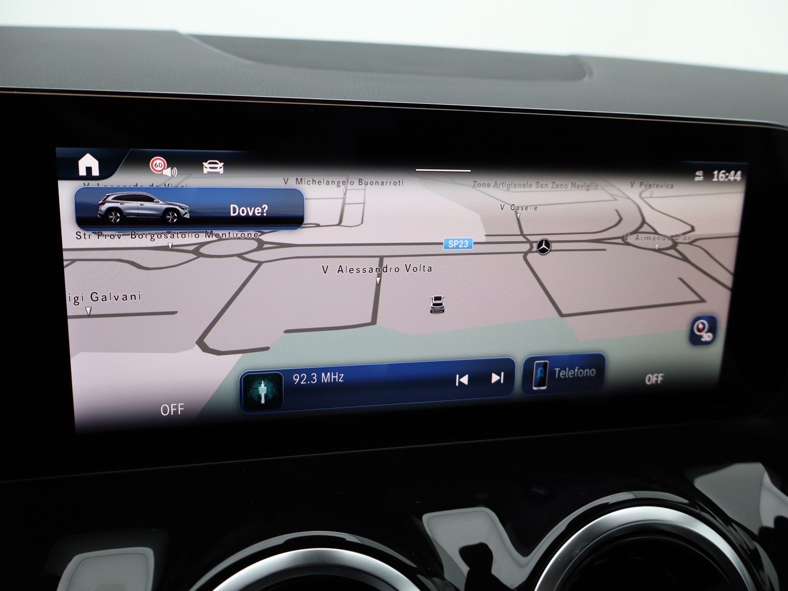 10 - Mercedes GLA 180 d progressive advanced 8g-dct