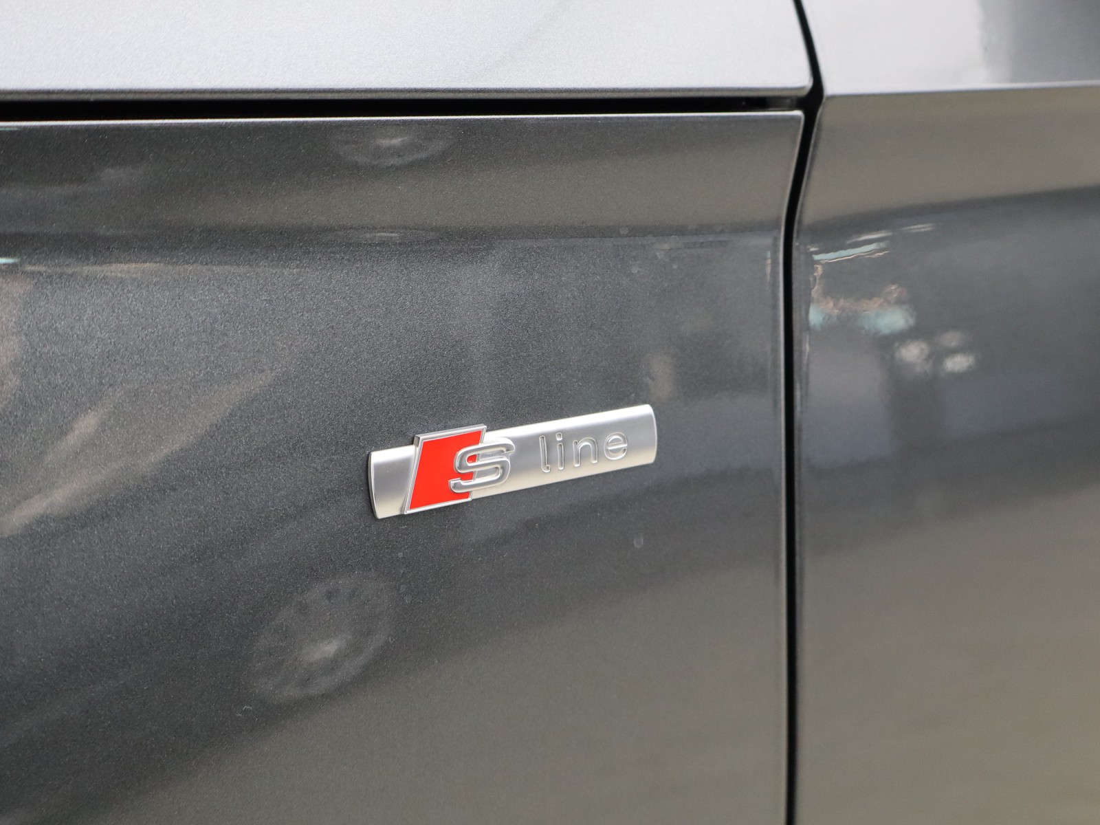 18 - Audi Q5 sportback 40 2.0 tdi mhev 12v s line plus quattro s tronic