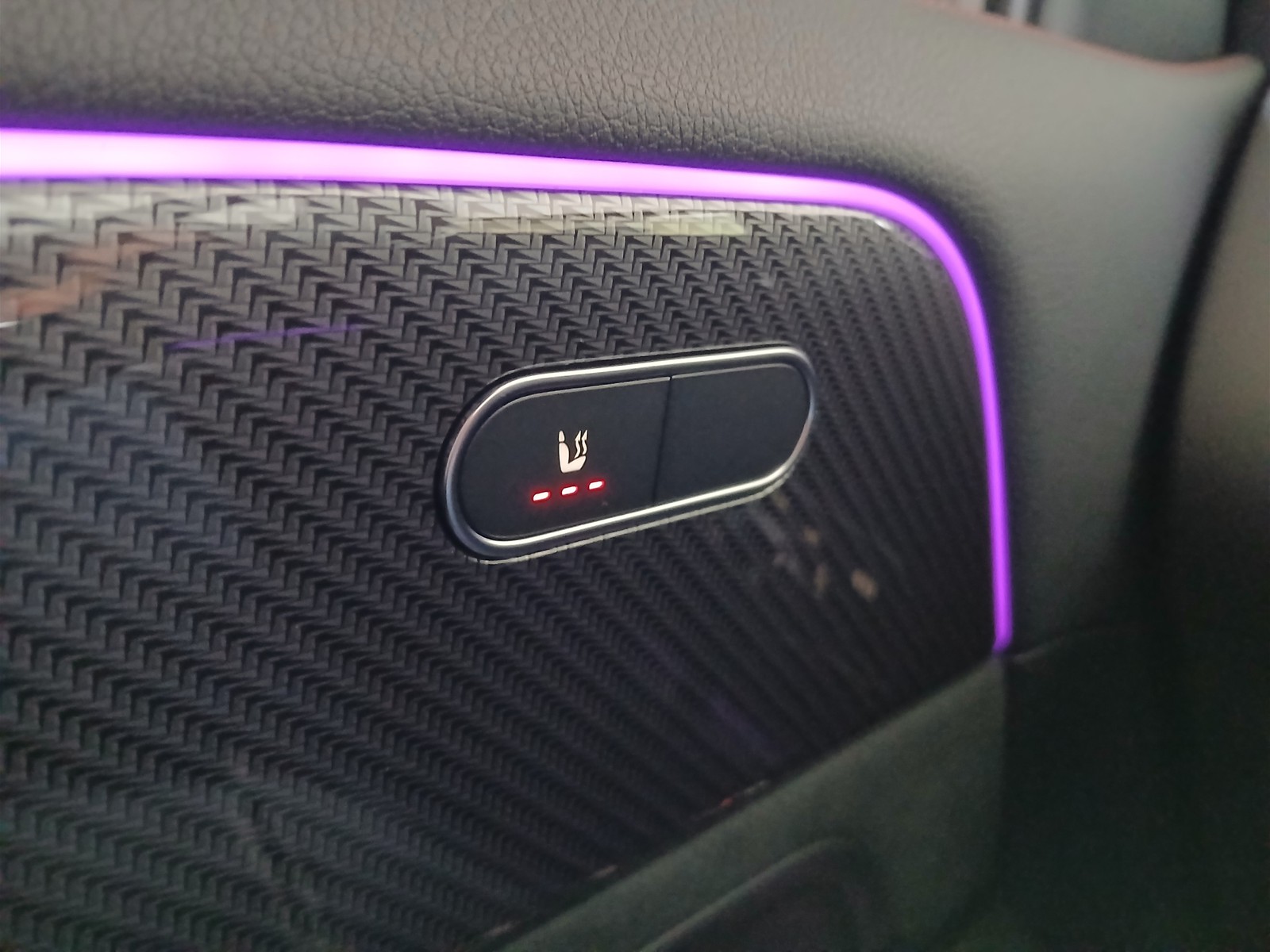 15 - Mercedes GLA 180 d amg line advanced plus 8g-dct