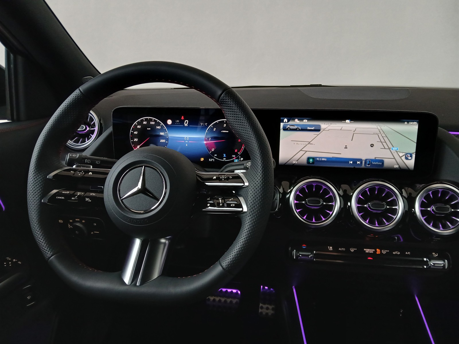 12 - Mercedes GLA 200 d amg line extra 8g-dct