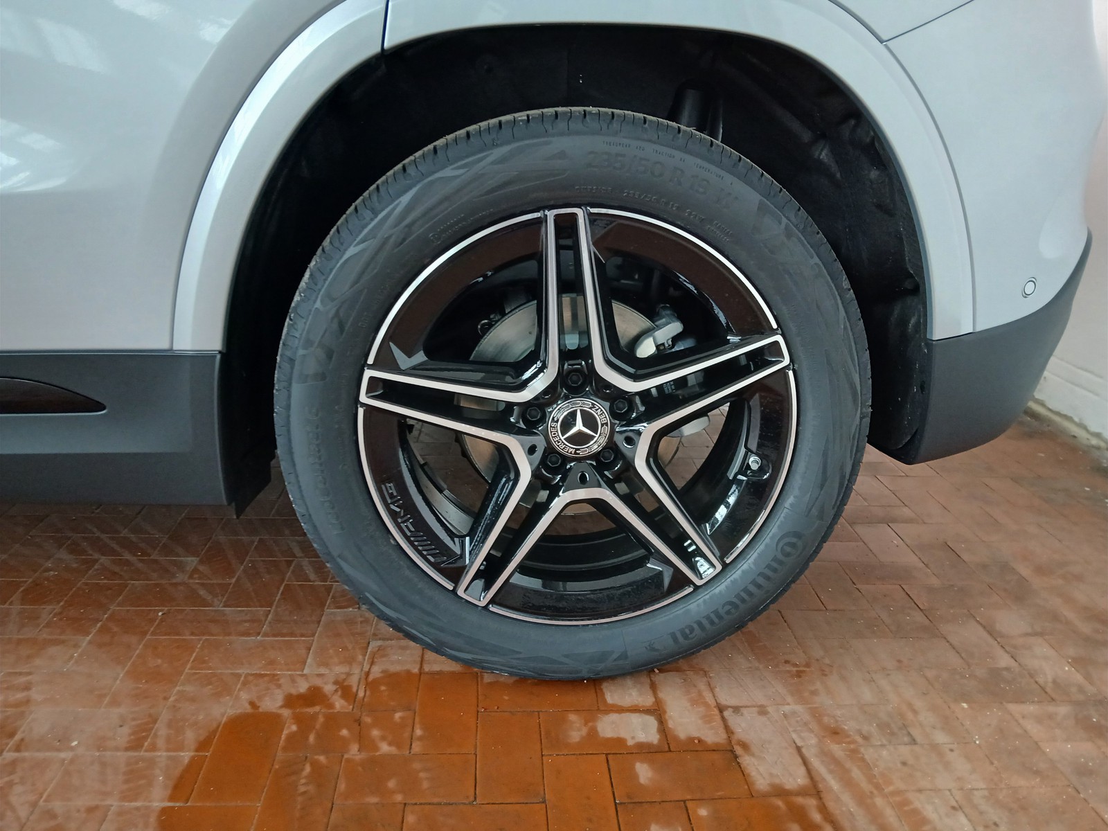 4 - Mercedes GLA 200 d amg line extra 8g-dct