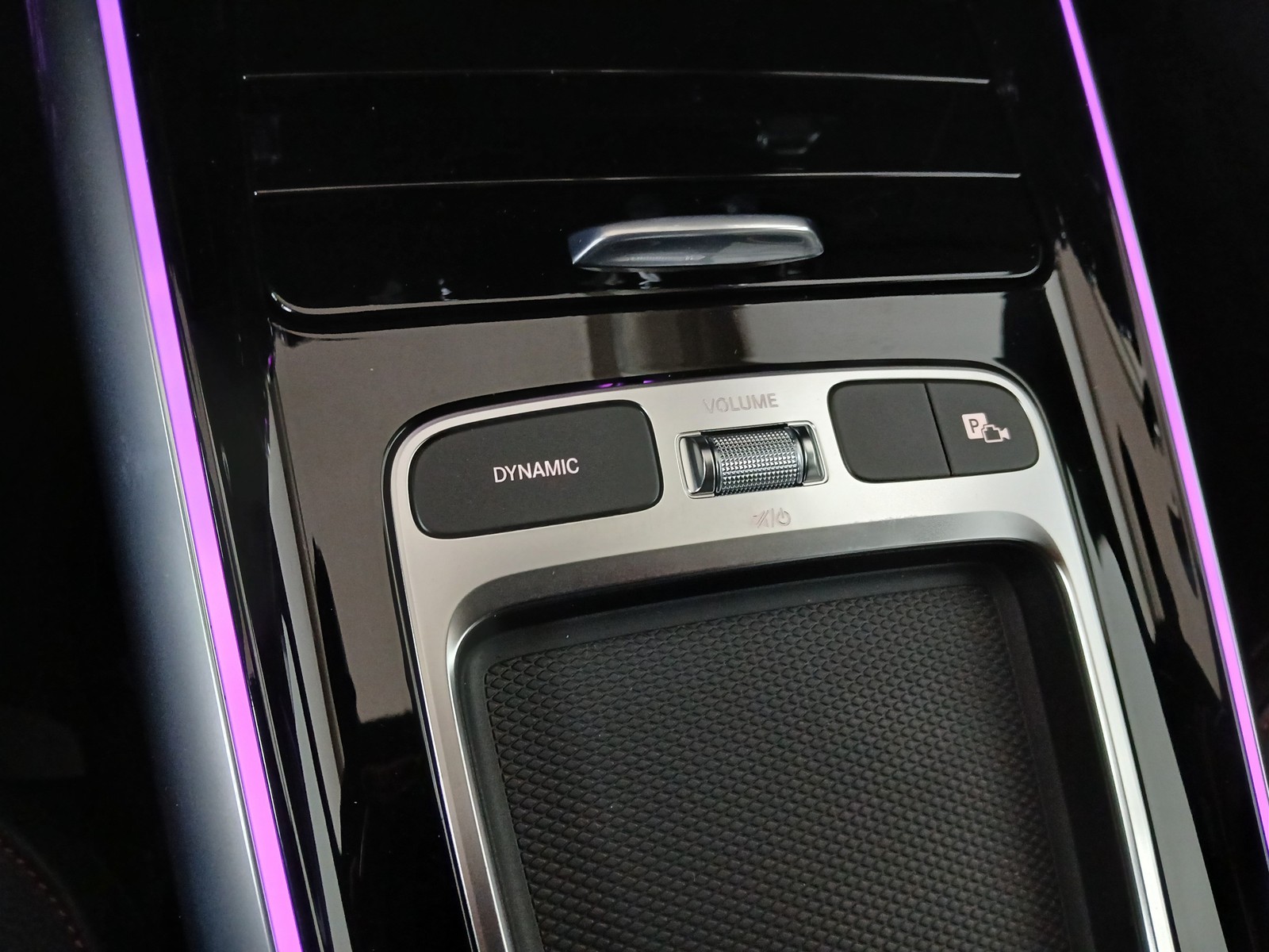 14 - Mercedes GLA 180 d amg line advanced plus 8g-dct