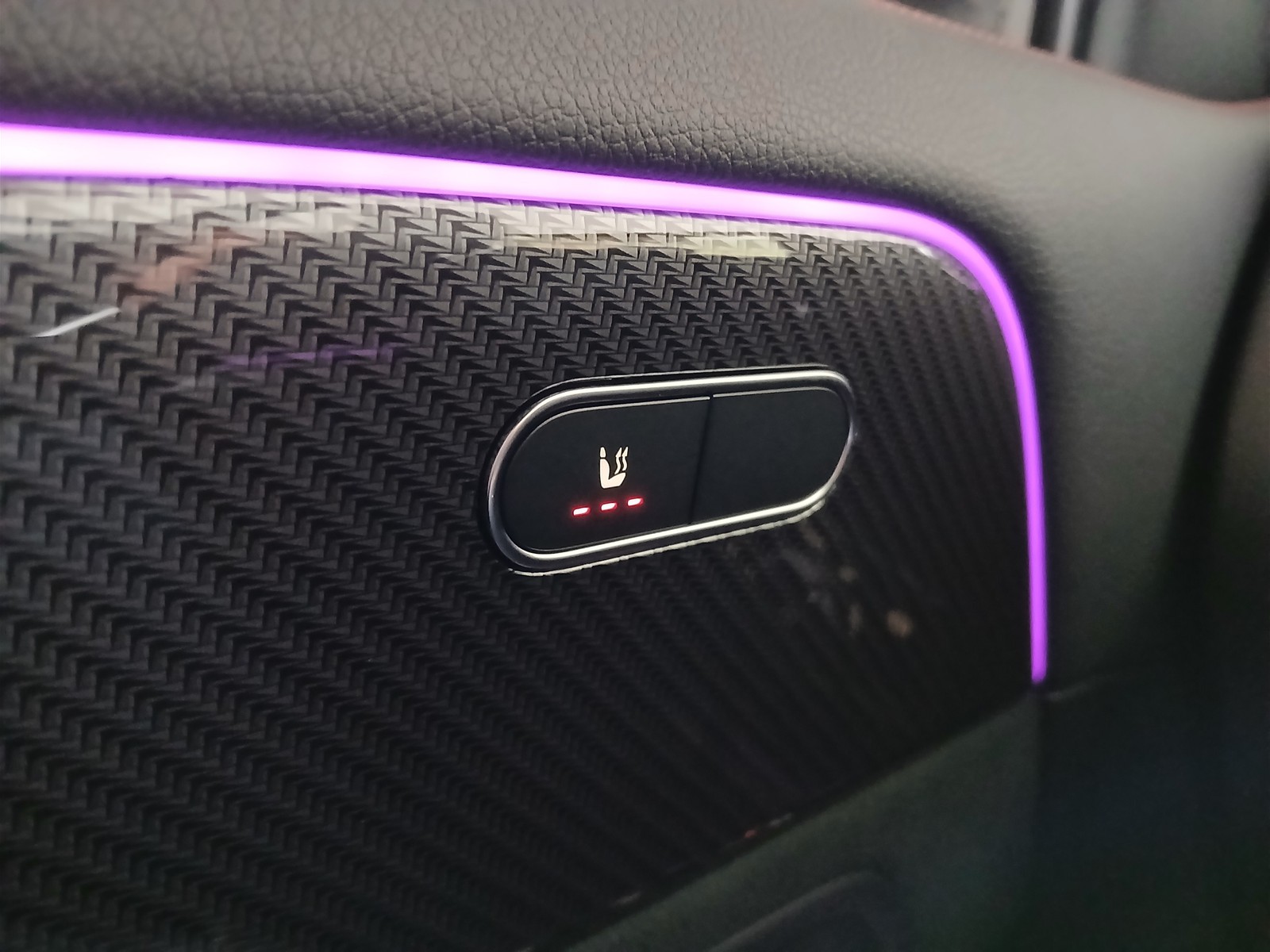 15 - Mercedes GLA 180 d amg line advanced plus 8g-dct