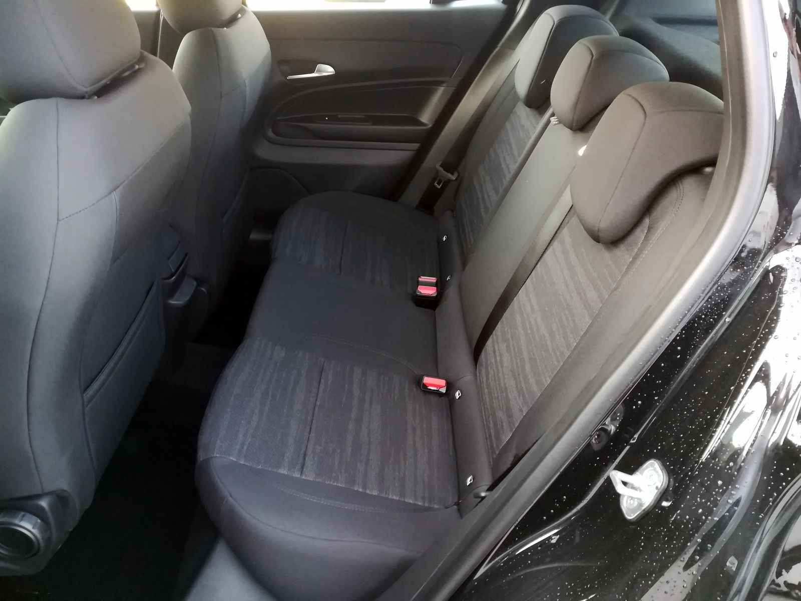 12 - Jeep Avenger 1.2 turbo 100cv longitude fwd