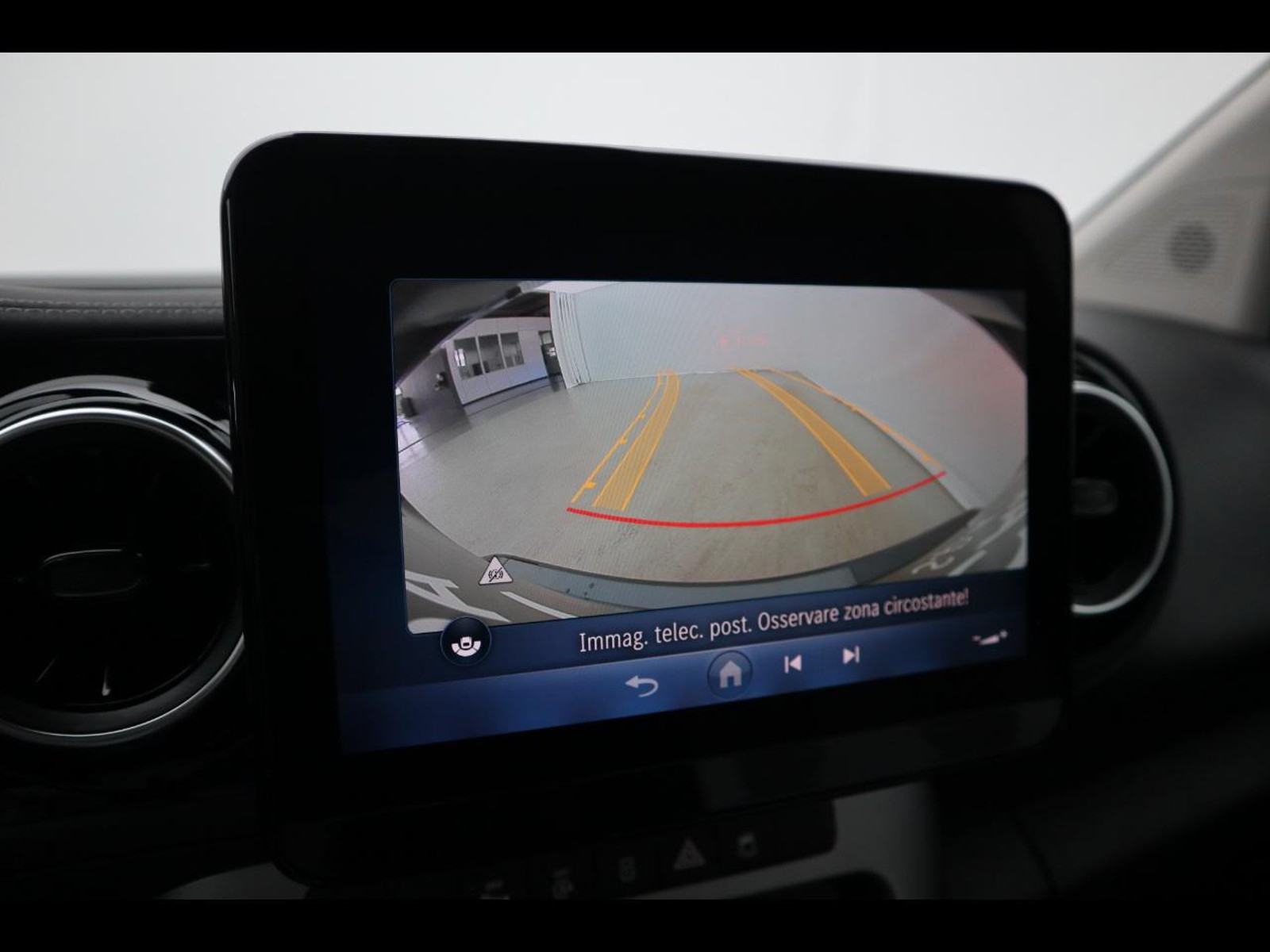 11 - Mercedes Vans Classe T 180 d