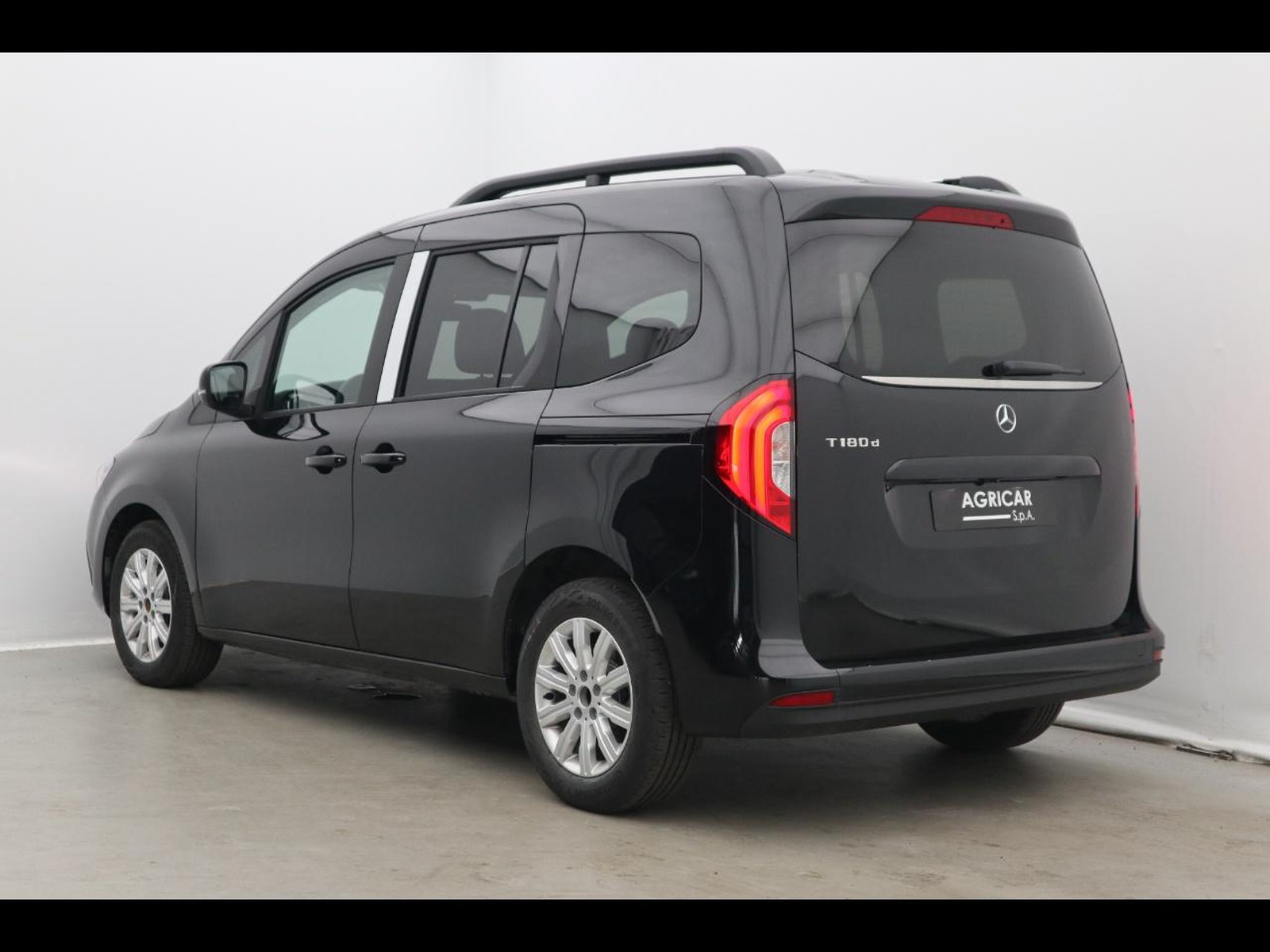 5 - Mercedes Vans Classe T 180 d