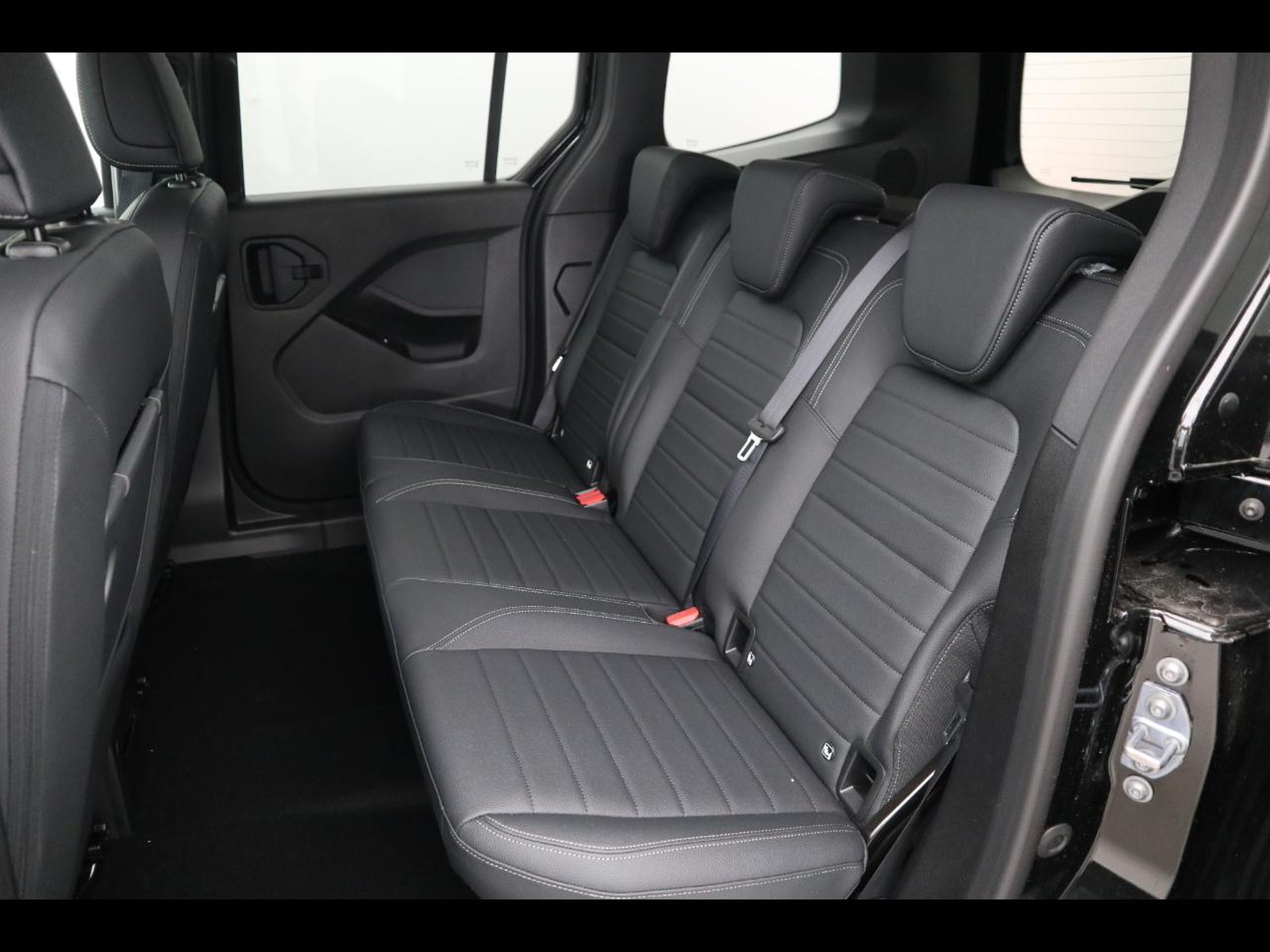 8 - Mercedes Vans Classe T 180 d