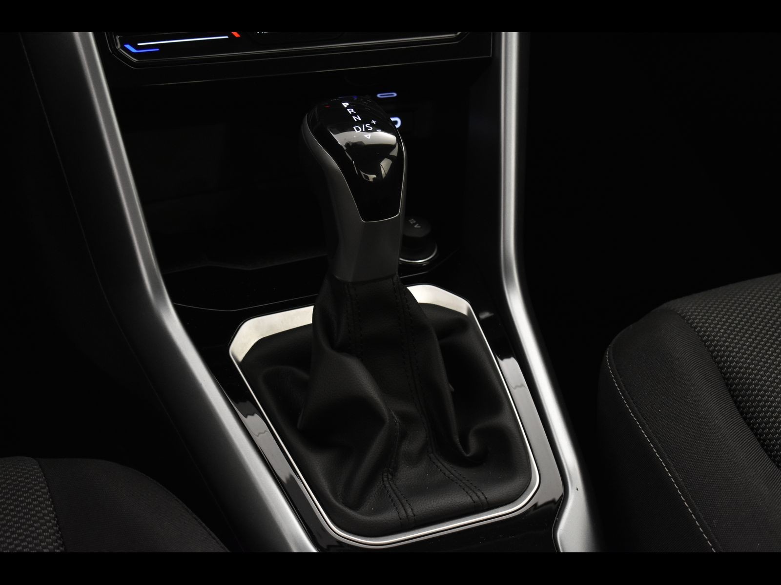 21 - Volkswagen T-Roc 2.0 tdi scr 150cv life dsg