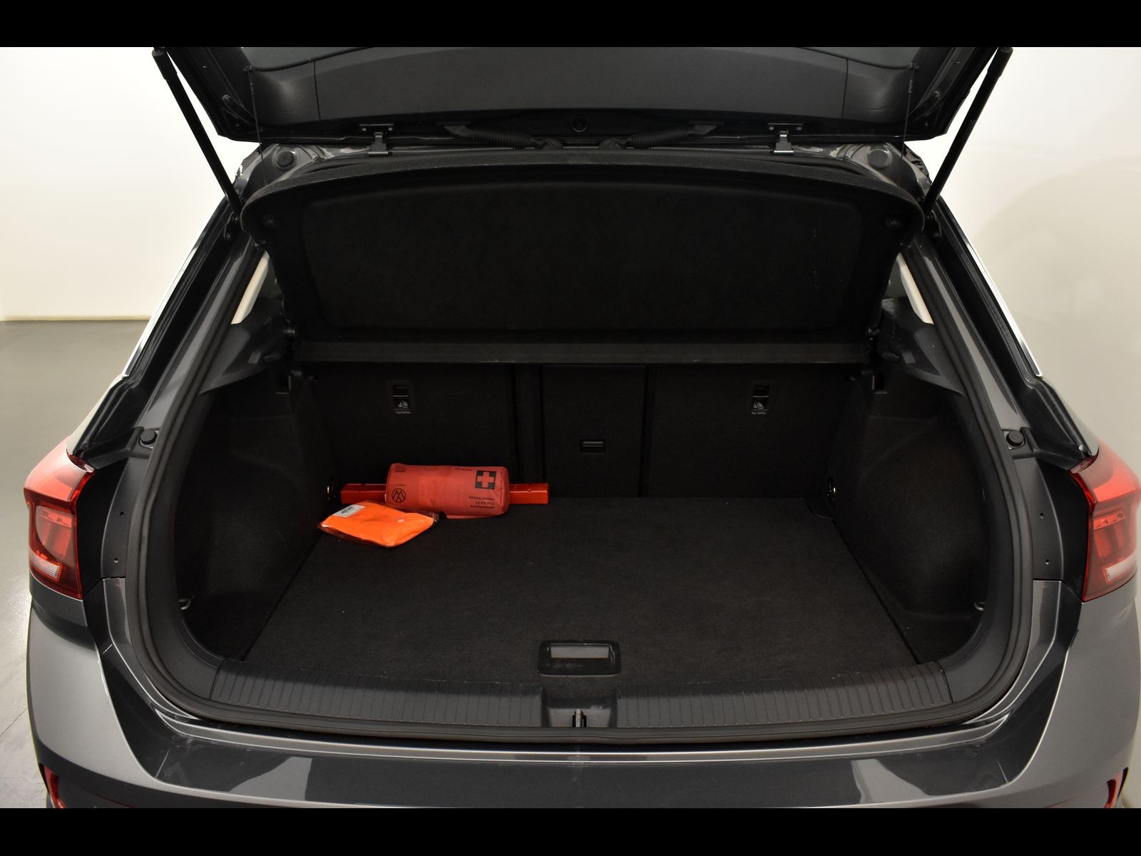 10 - Volkswagen T-Roc 2.0 tdi scr 150cv life dsg