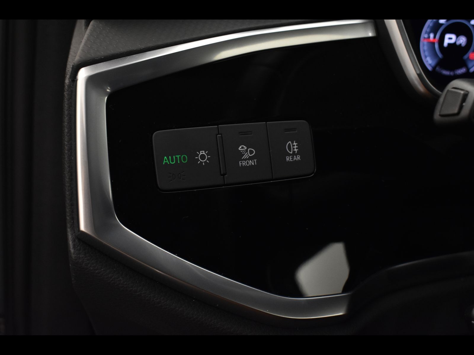 17 - Audi Q3 40 2.0 tdi 200cv business advanced quattro s tronic