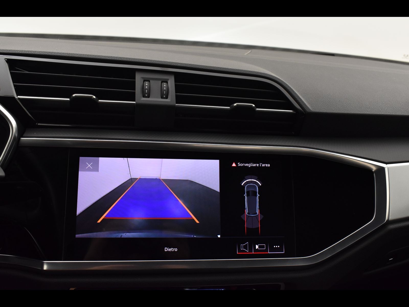 22 - Audi Q3 40 2.0 tdi 200cv business advanced quattro s tronic