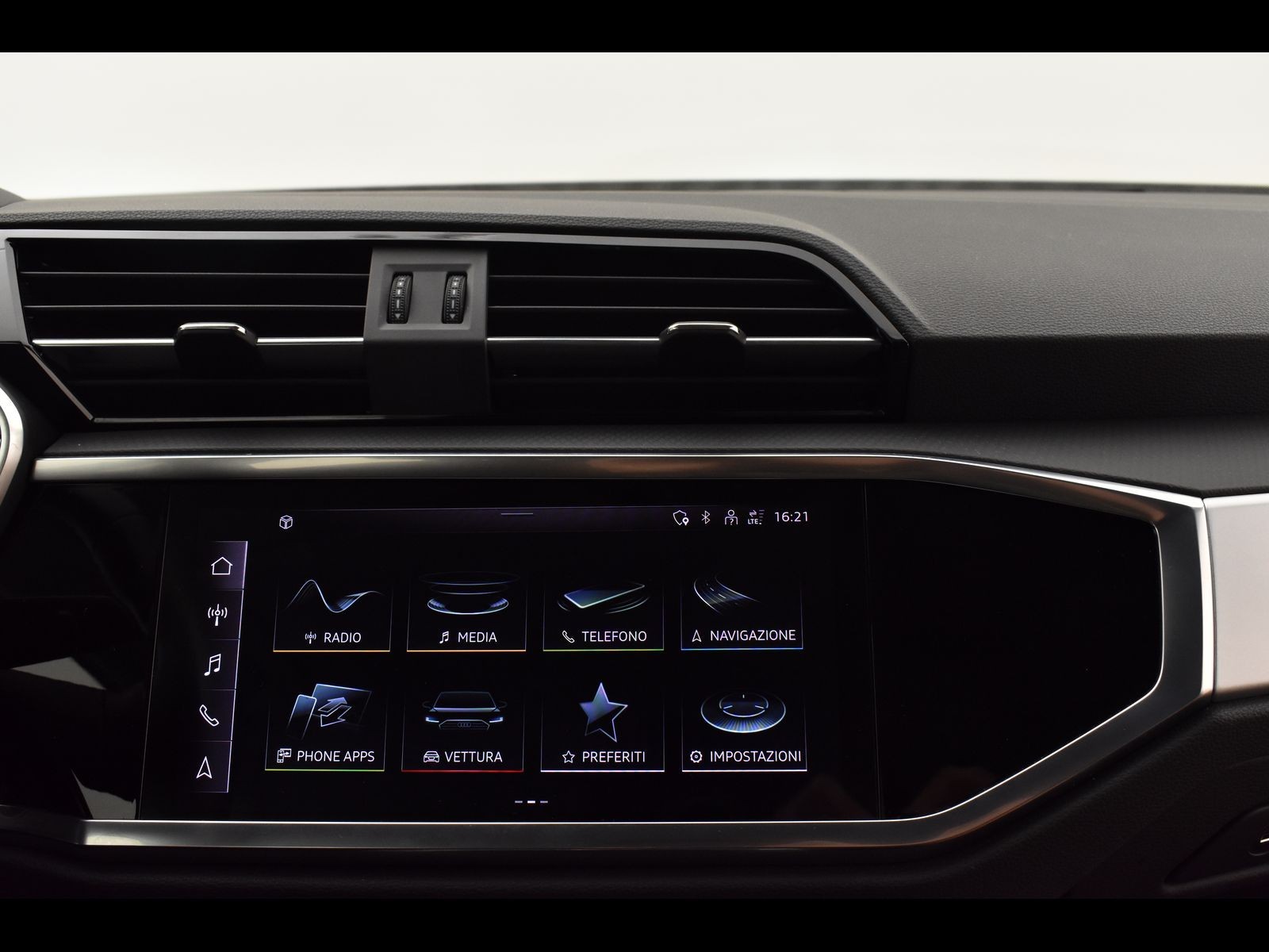 6 - Audi Q3 40 2.0 tdi 200cv business advanced quattro s tronic