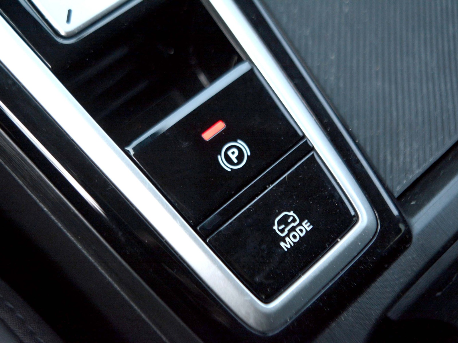 18 - Mg ZS 1.5 hybrid+ luxury auto