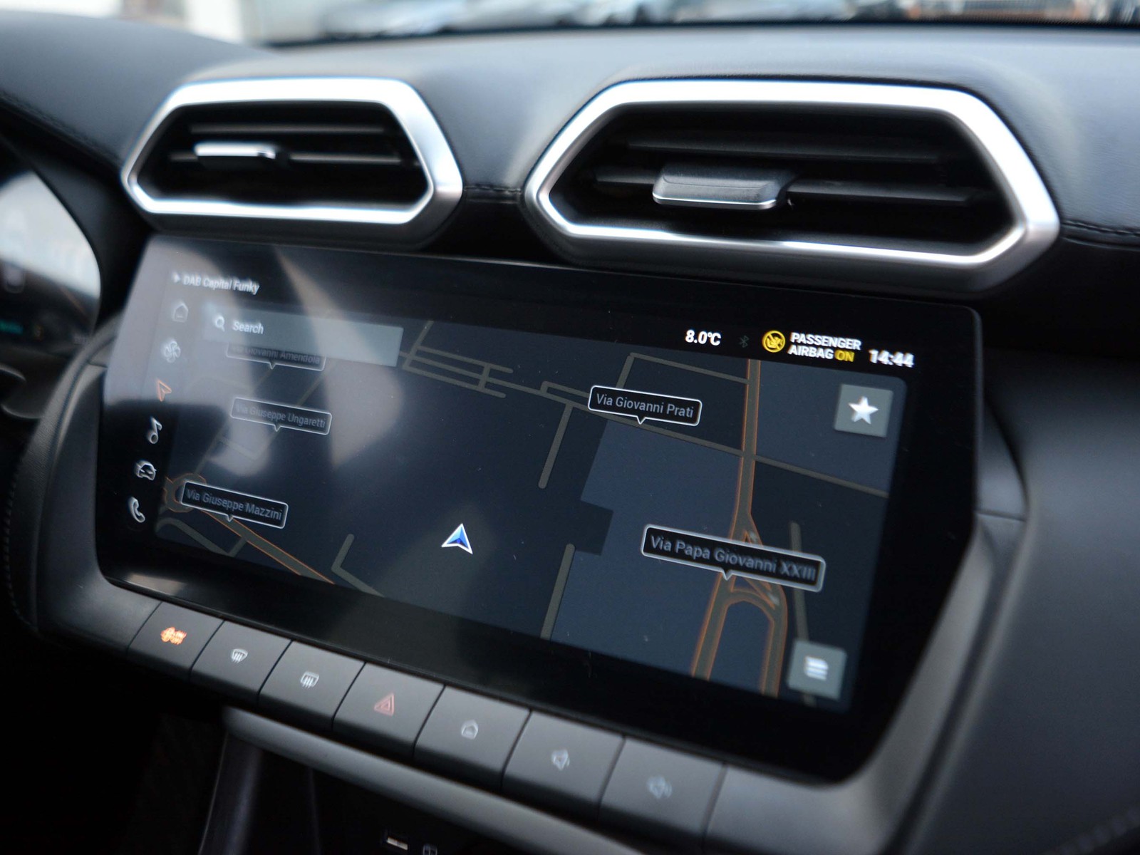 10 - Mg ZS 1.5 hybrid+ luxury auto