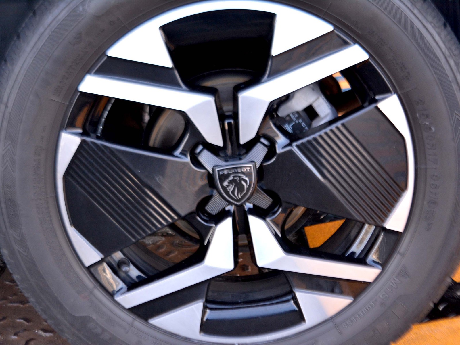 15 - Peugeot 2008 1.2 puretech 130cv gt eat8 s&s