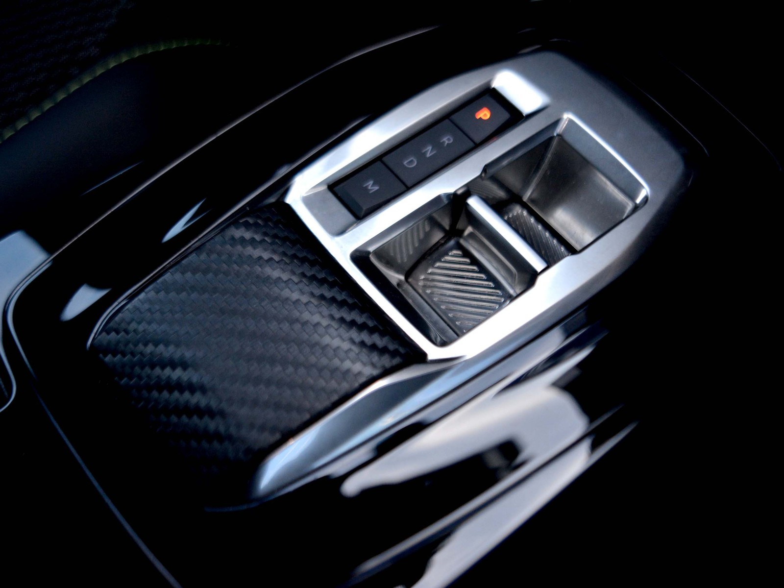 18 - Peugeot 2008 1.2 puretech 130cv gt eat8 s&s