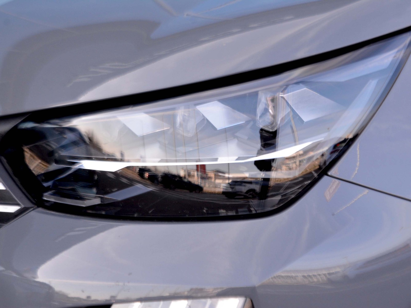 21 - Peugeot 2008 1.2 puretech 130cv gt eat8 s&s