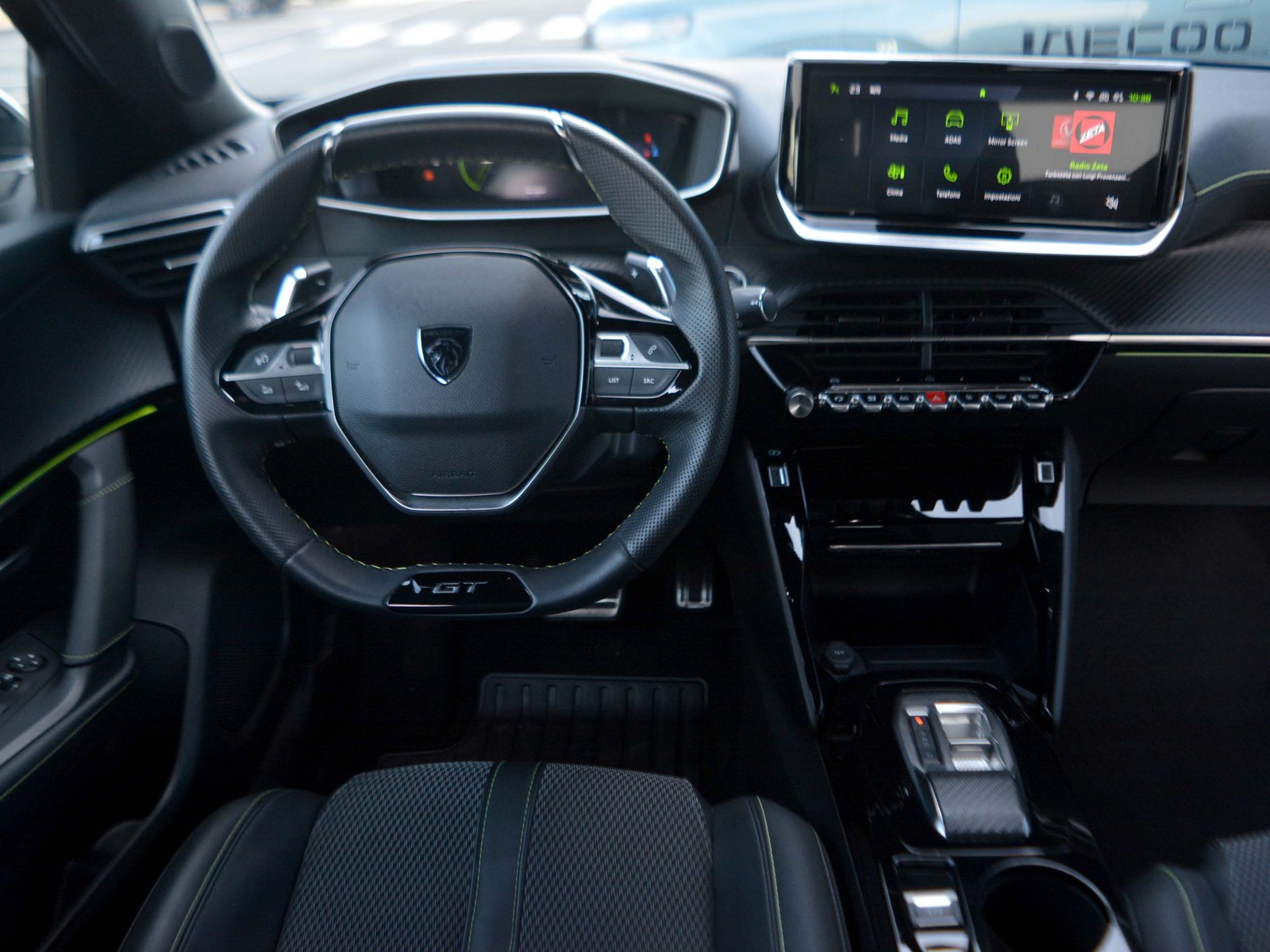 9 - Peugeot 2008 1.2 puretech 130cv gt eat8 s&s