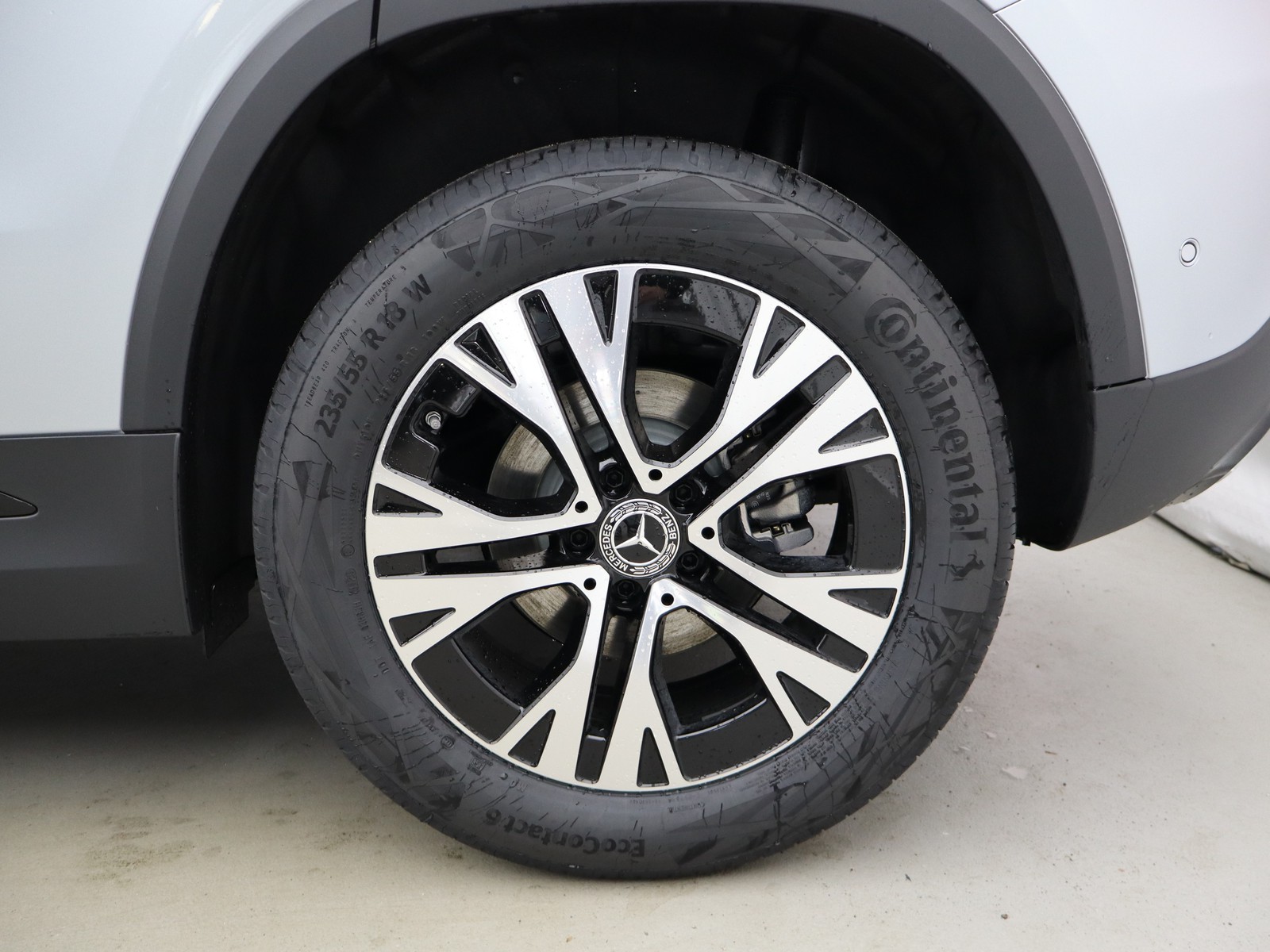 4 - Mercedes GLA 200 d progressive advanced 8g-dct