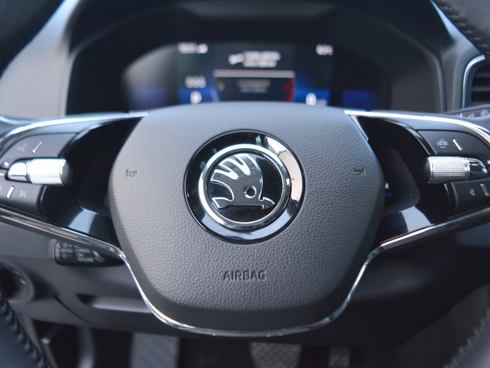 16 - Skoda Karoq 2.0 tdi evo scr 115cv style dsg