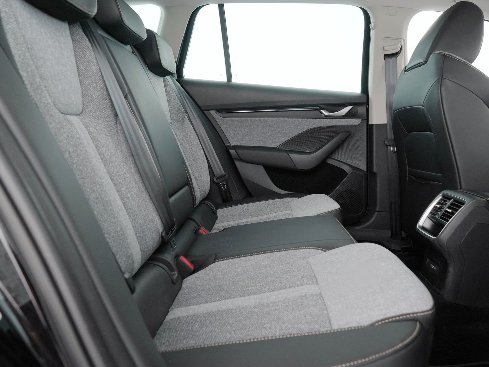 9 - Skoda Octavia wagon 2.0 tdi 150cv style dsg