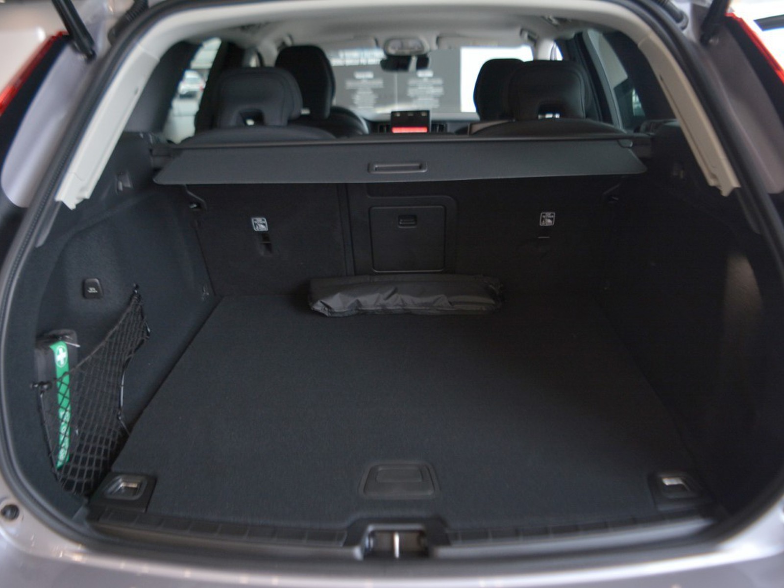 16 - Volvo XC60 2.0 t6 plug-in hybrid core awd automatico