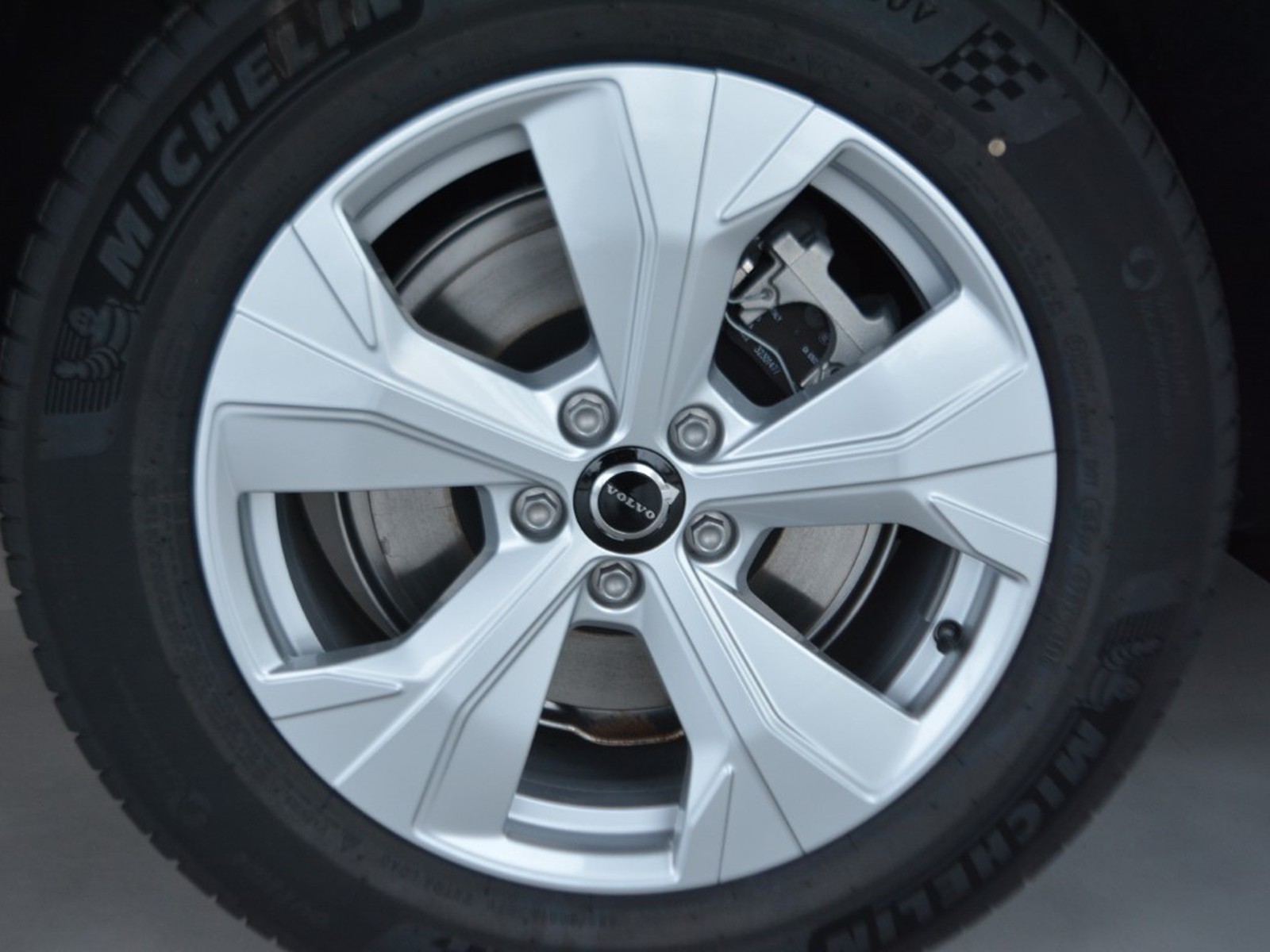 17 - Volvo XC60 2.0 t6 plug-in hybrid core awd automatico