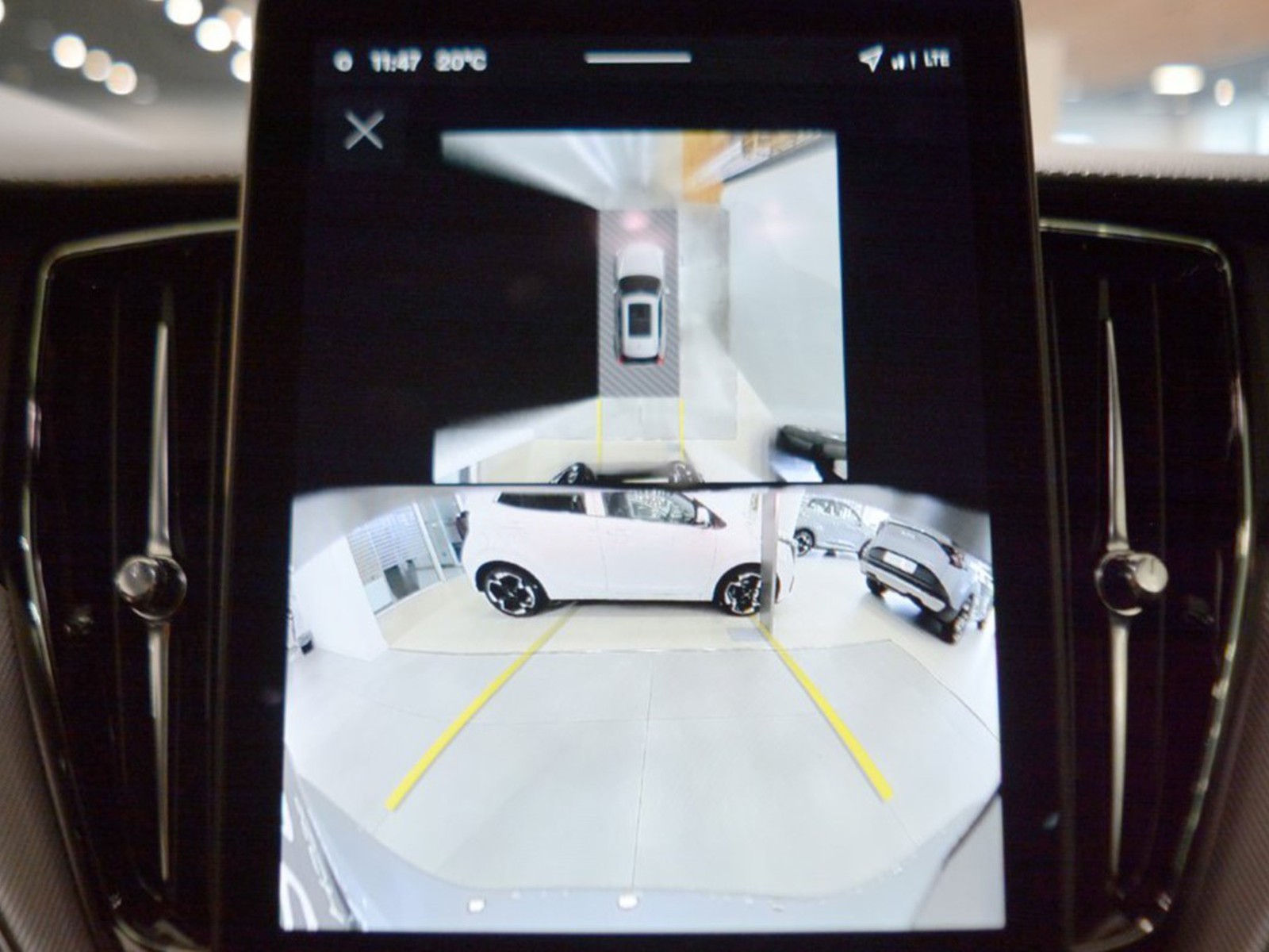 21 - Volvo XC60 2.0 t6 plug-in hybrid core awd automatico