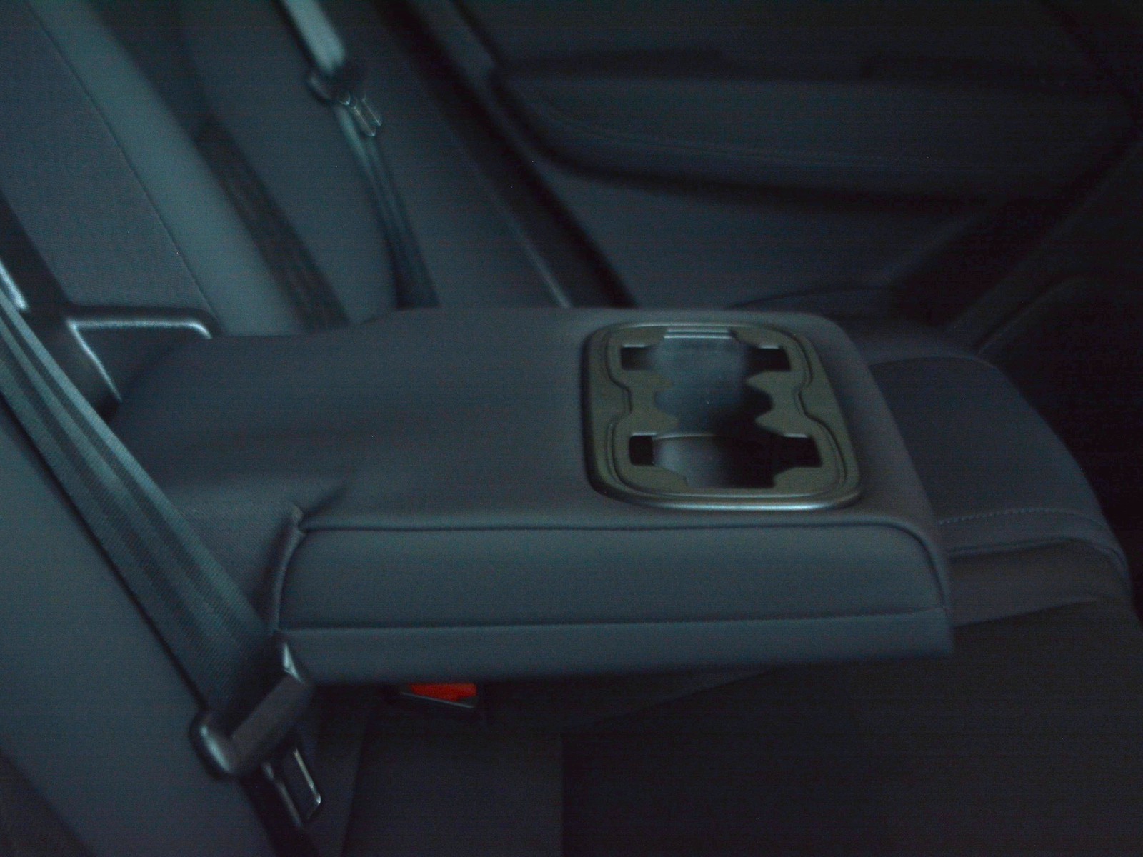 6 - Volvo XC60 2.0 t6 plug-in hybrid core awd automatico