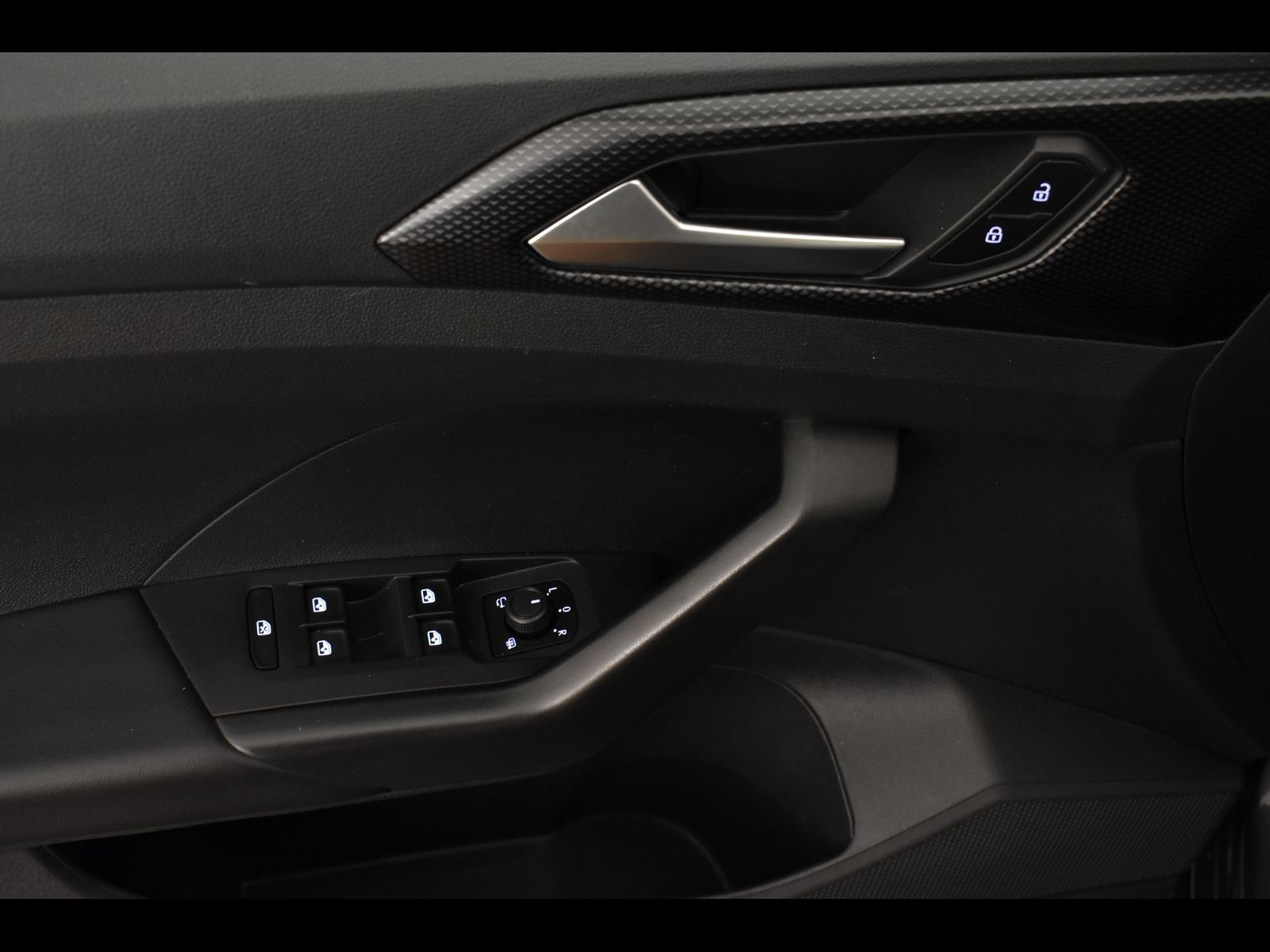 16 - Volkswagen T-Cross 1.0 tsi 110cv style dsg