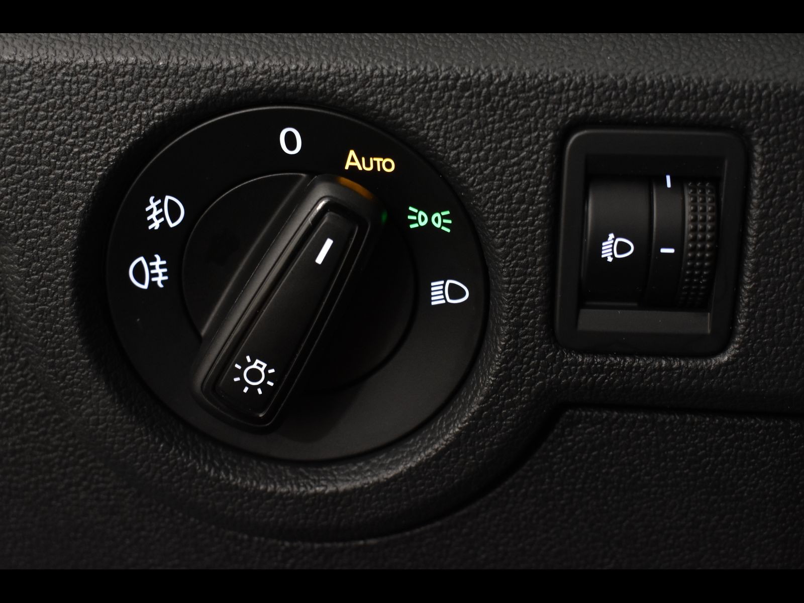 17 - Volkswagen T-Cross 1.0 tsi 110cv style dsg