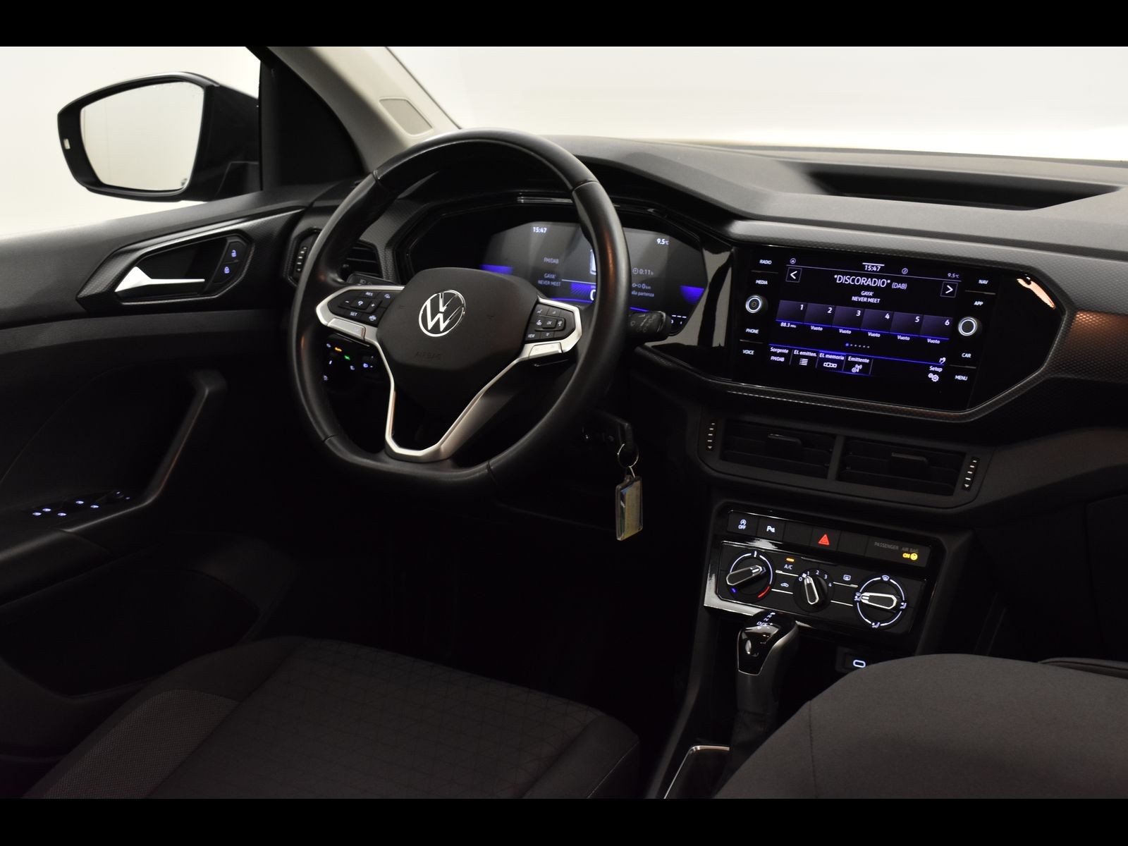 6 - Volkswagen T-Cross 1.0 tsi 110cv style dsg