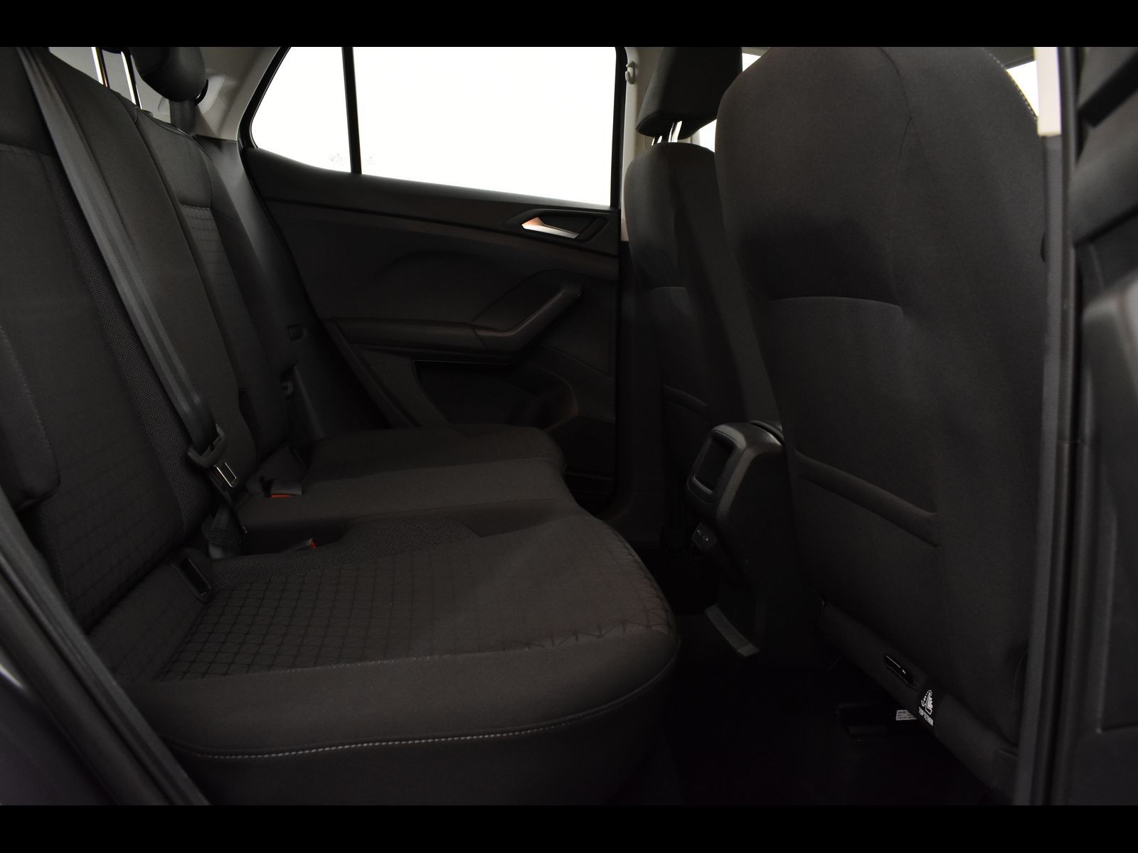 9 - Volkswagen T-Cross 1.0 tsi 110cv style dsg