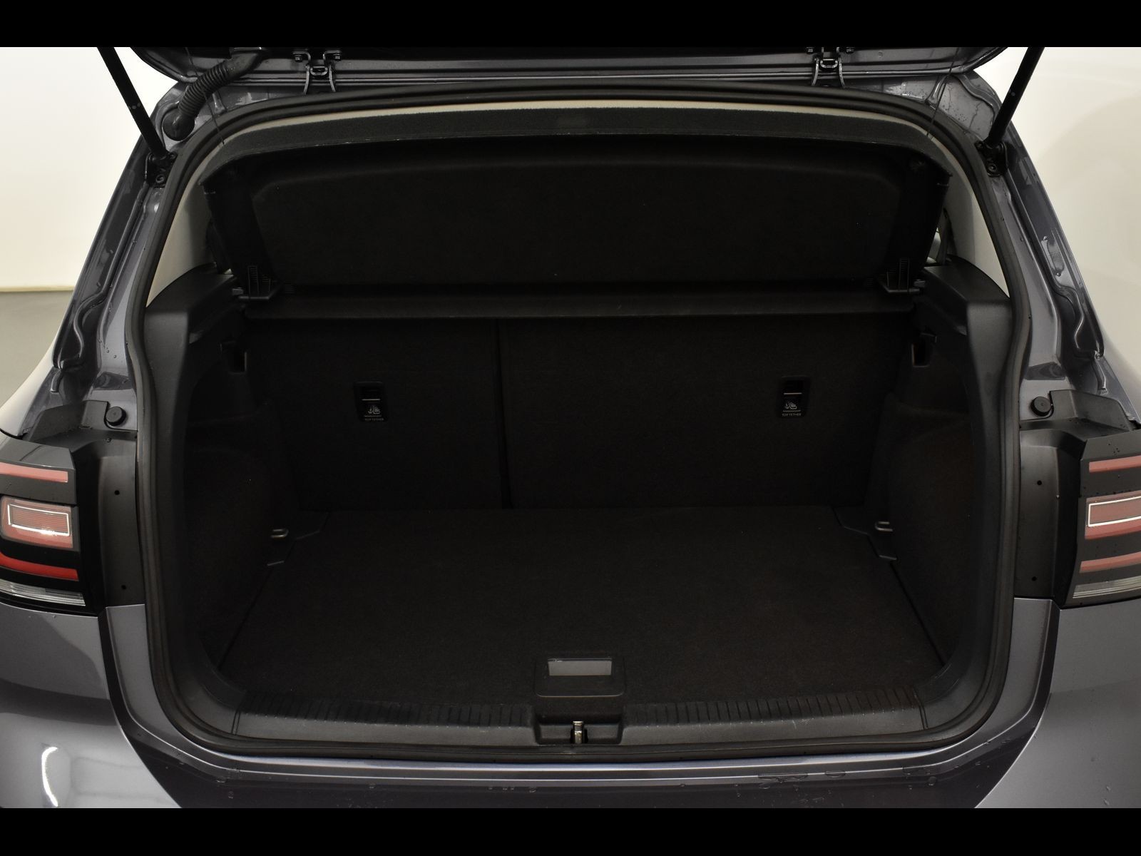 10 - Volkswagen T-Cross 1.0 tsi 110cv style dsg