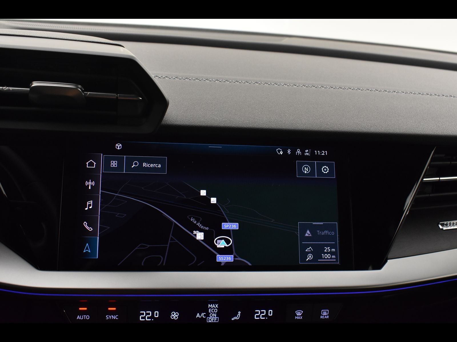 22 - Audi A3 sportback 35 2.0 tdi business s tronic