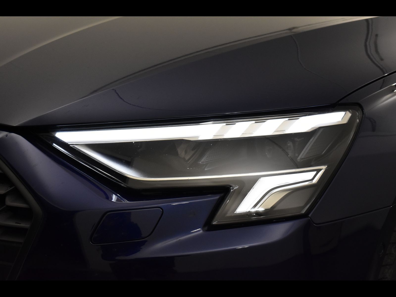 5 - Audi A3 sportback 35 2.0 tdi business s tronic