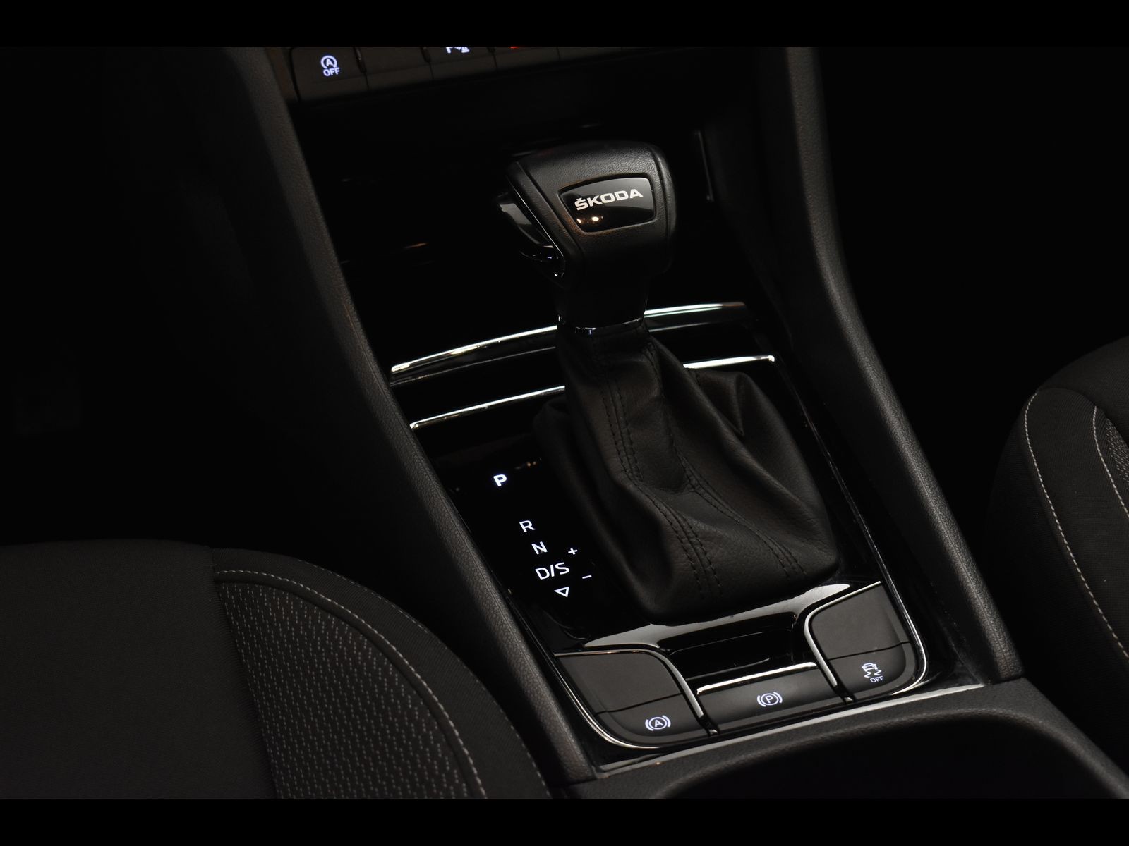 22 - Skoda Karoq 2.0 tdi evo scr 115cv executive dsg