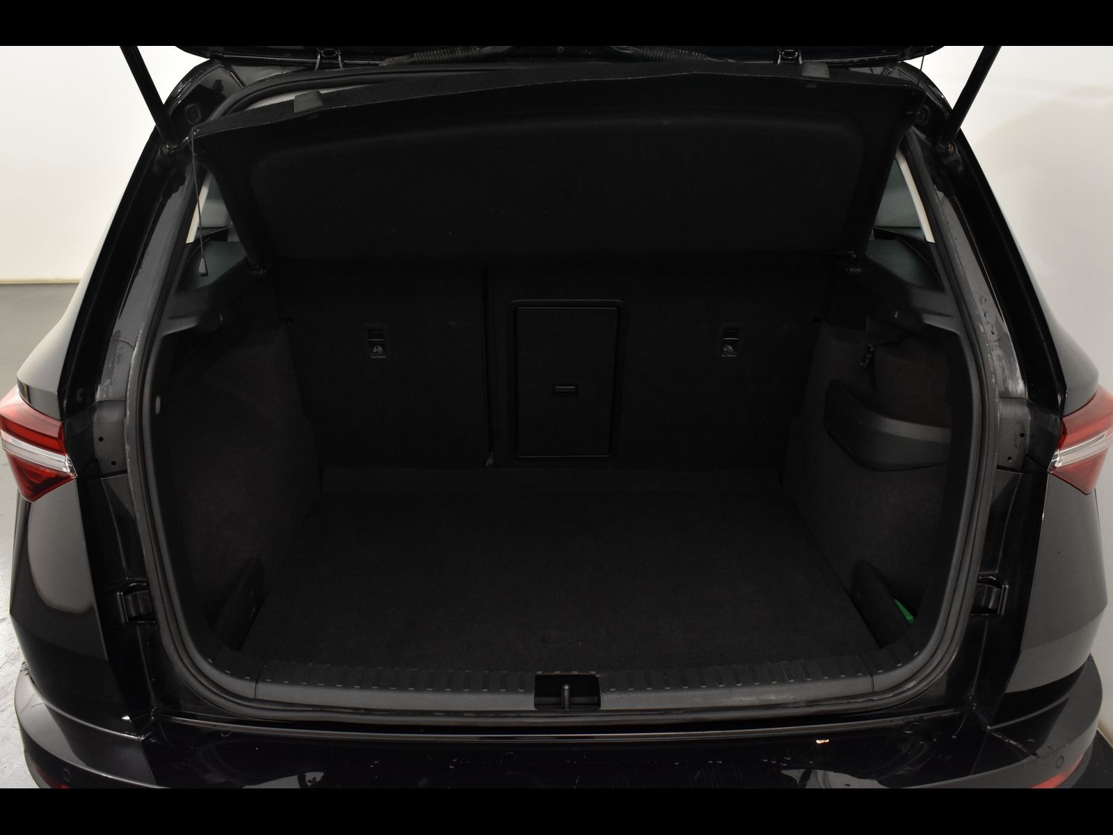 10 - Skoda Karoq 2.0 tdi evo scr 115cv executive dsg