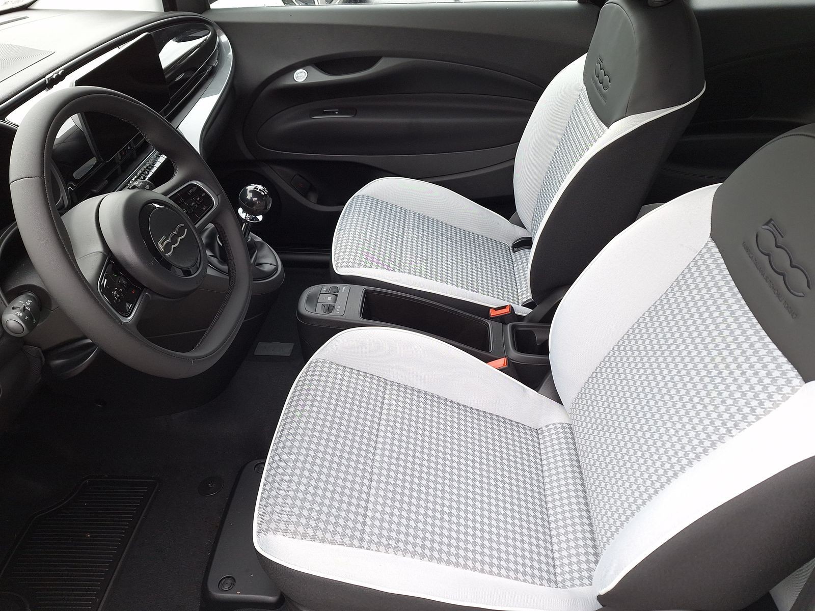 10 - Fiat 500 1.0 hybrid torino