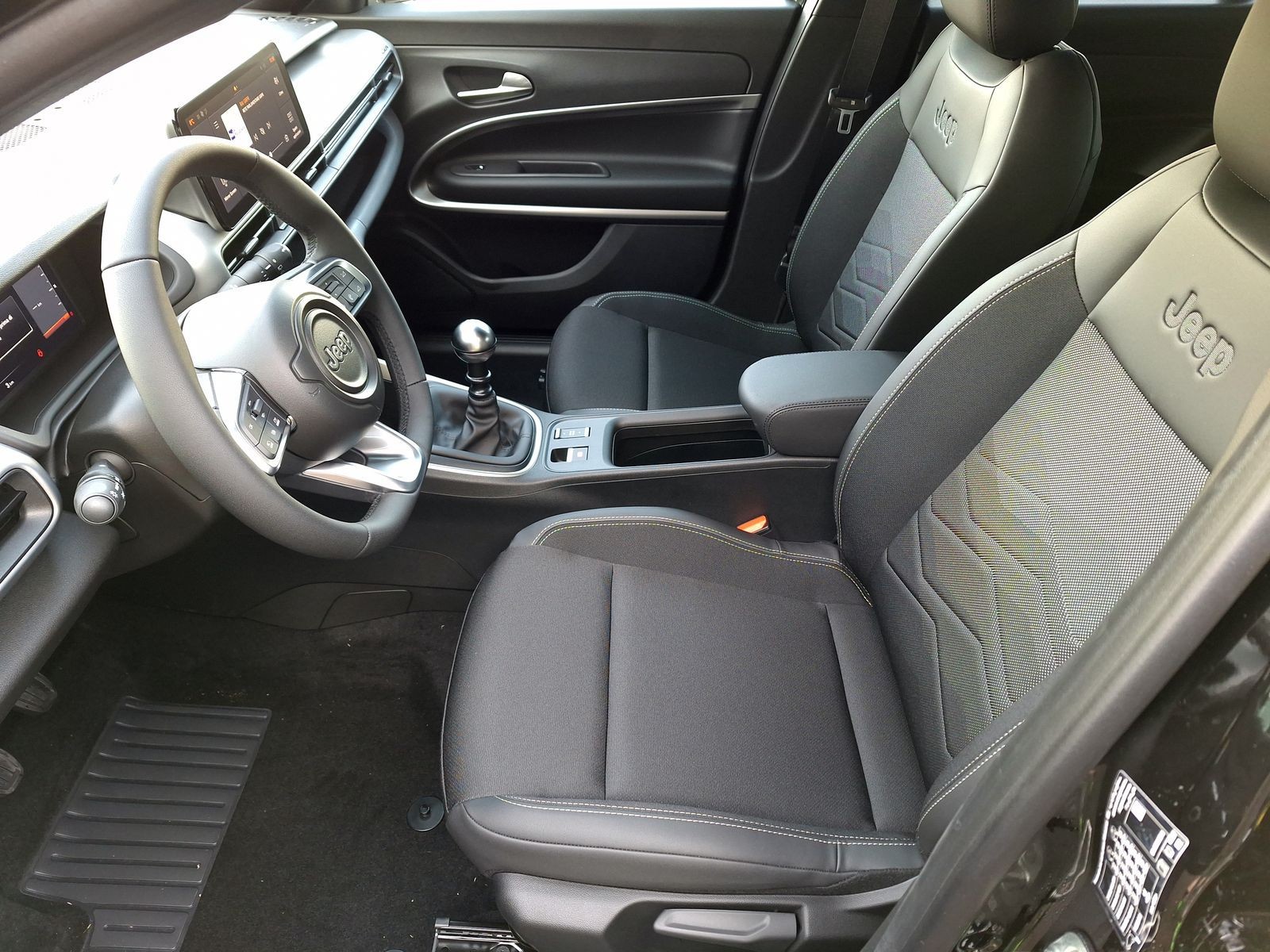 11 - Jeep Avenger 1.2 turbo 100cv summit fwd