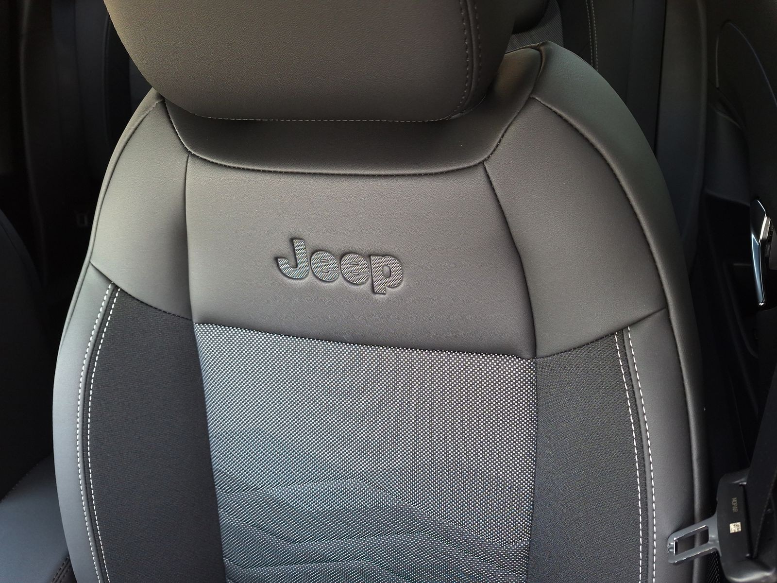 21 - Jeep Avenger 1.2 turbo 100cv summit fwd