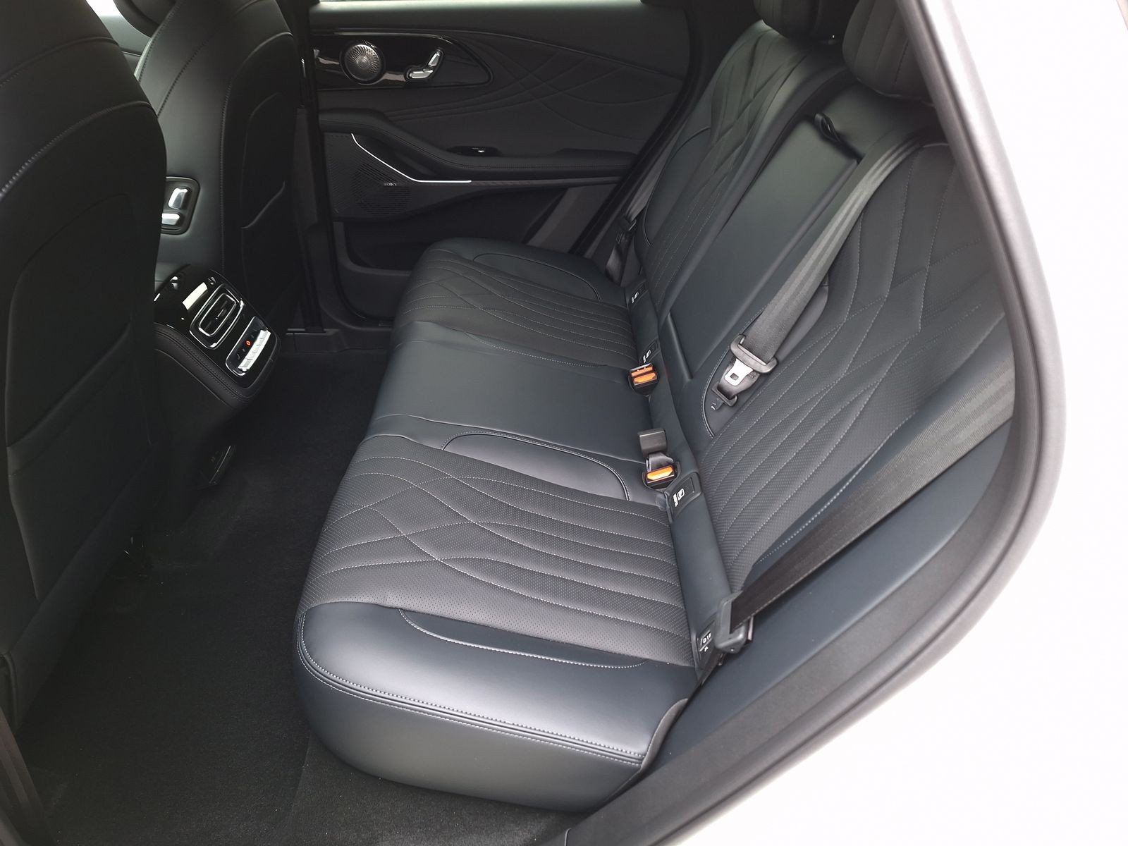 12 - Omoda 9 PHEV 1.5TGDI - Trazione AWD DHT3 Premium (AWD) - Interni Nero