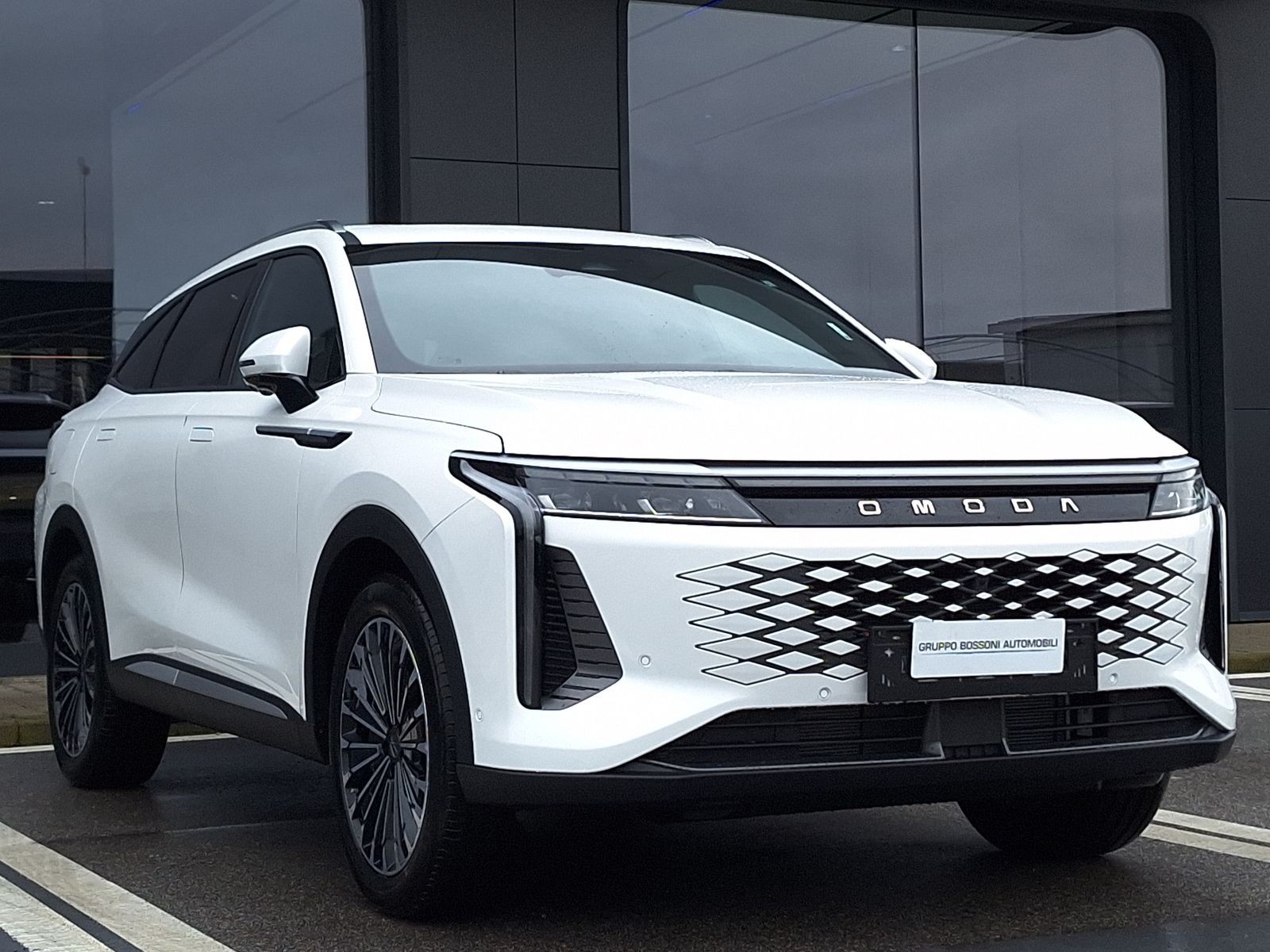 3 - Omoda 9 PHEV 1.5TGDI - Trazione AWD DHT3 Premium (AWD) - Interni Nero