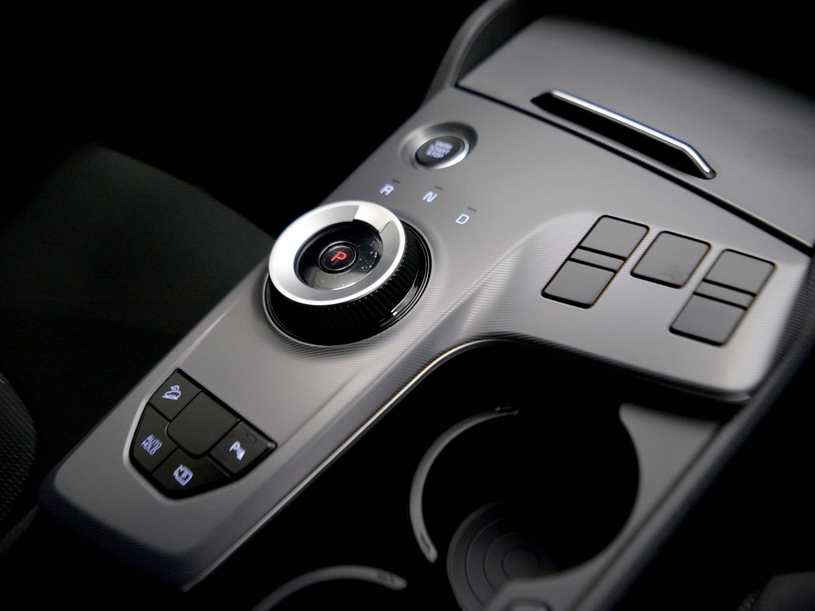 12 - Kia Sportage 1.6 t-gdi hev style 2wd at6