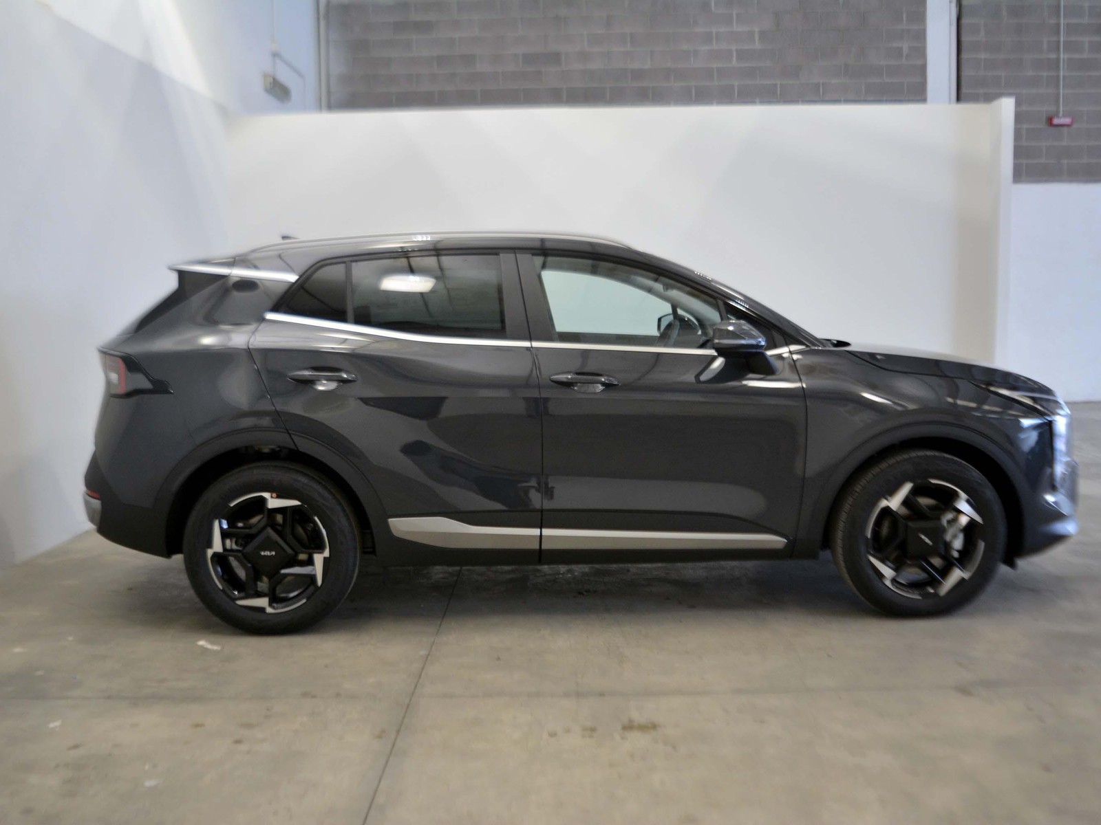 24 - Kia Sportage 1.6 t-gdi hev style 2wd at6