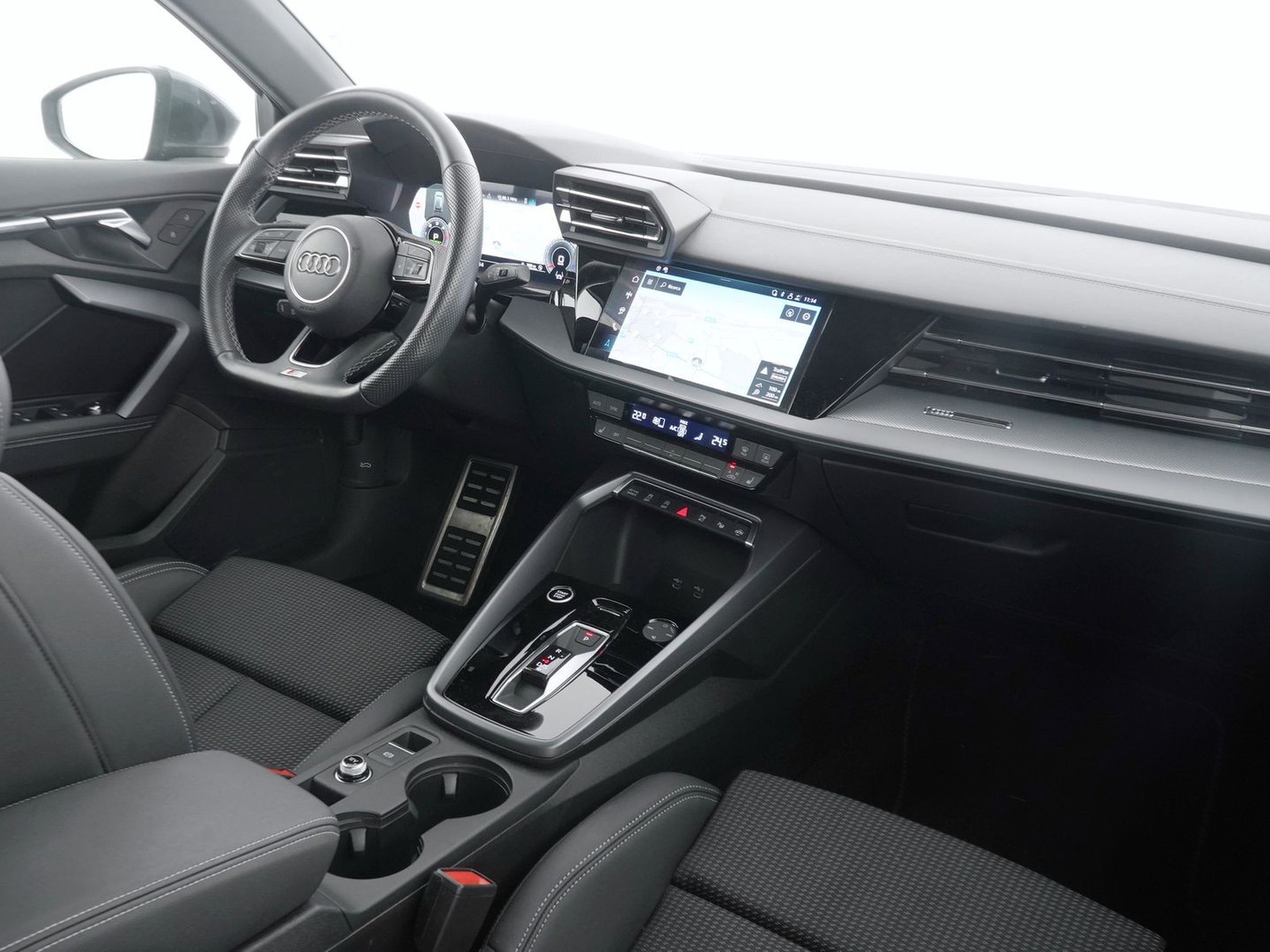 4 - Audi A3 sportback 2.0 tdi 150cv s line edition s tronic