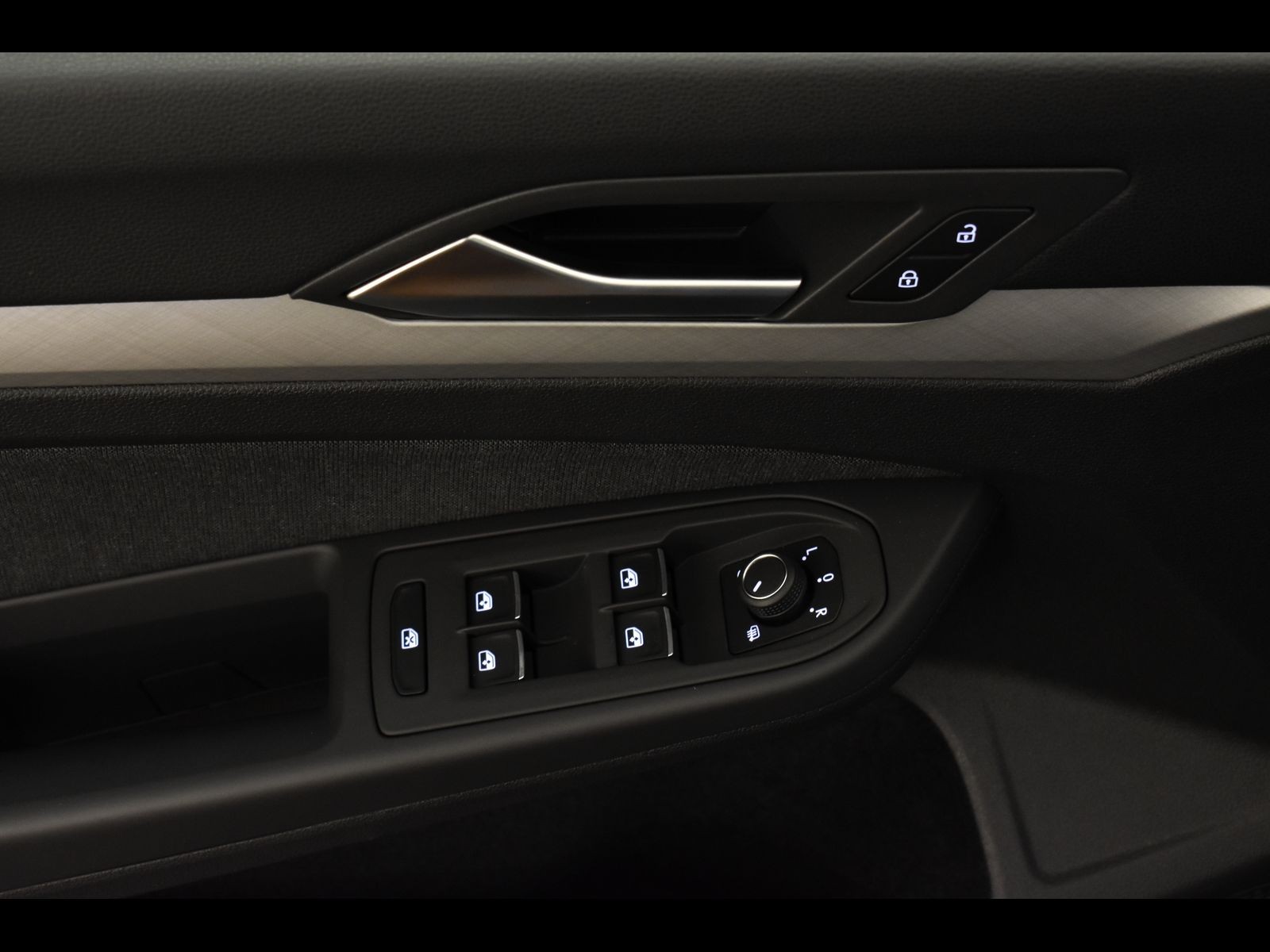 16 - Volkswagen Golf 1.0 etsi evo 110cv life dsg