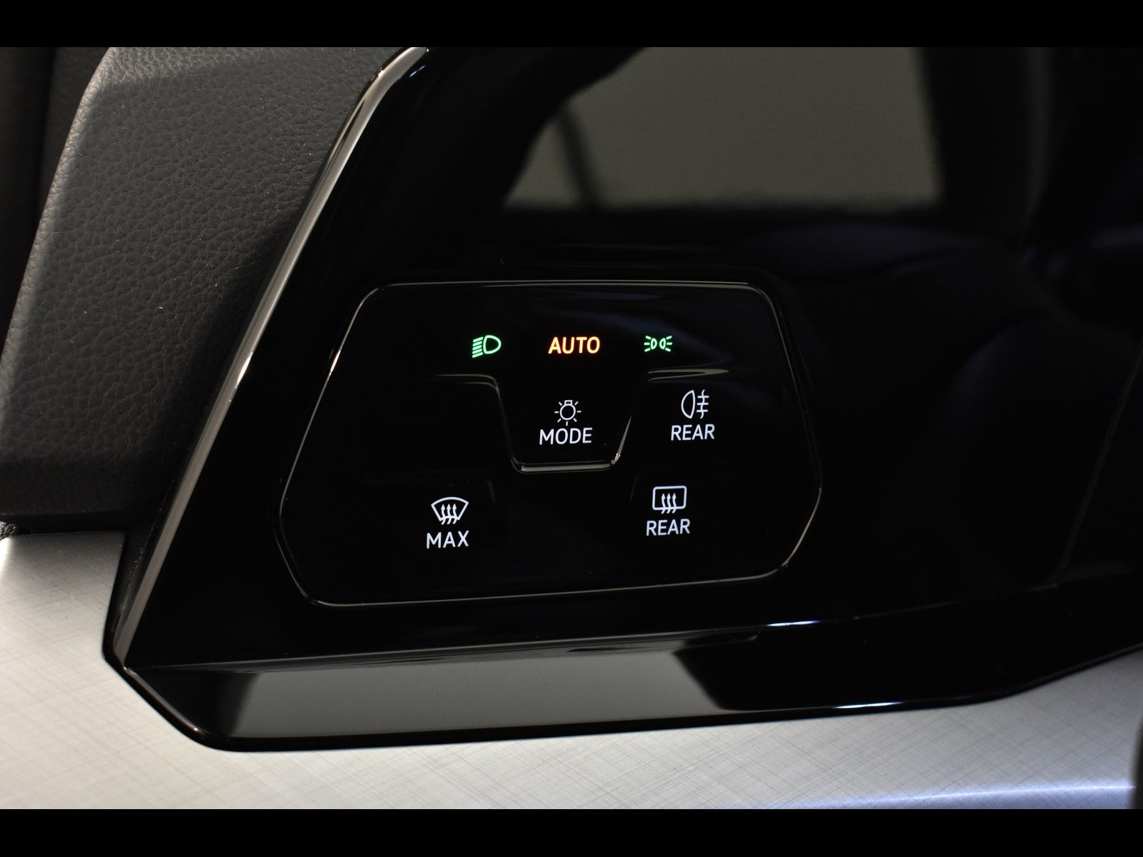 17 - Volkswagen Golf 1.0 etsi evo 110cv life dsg