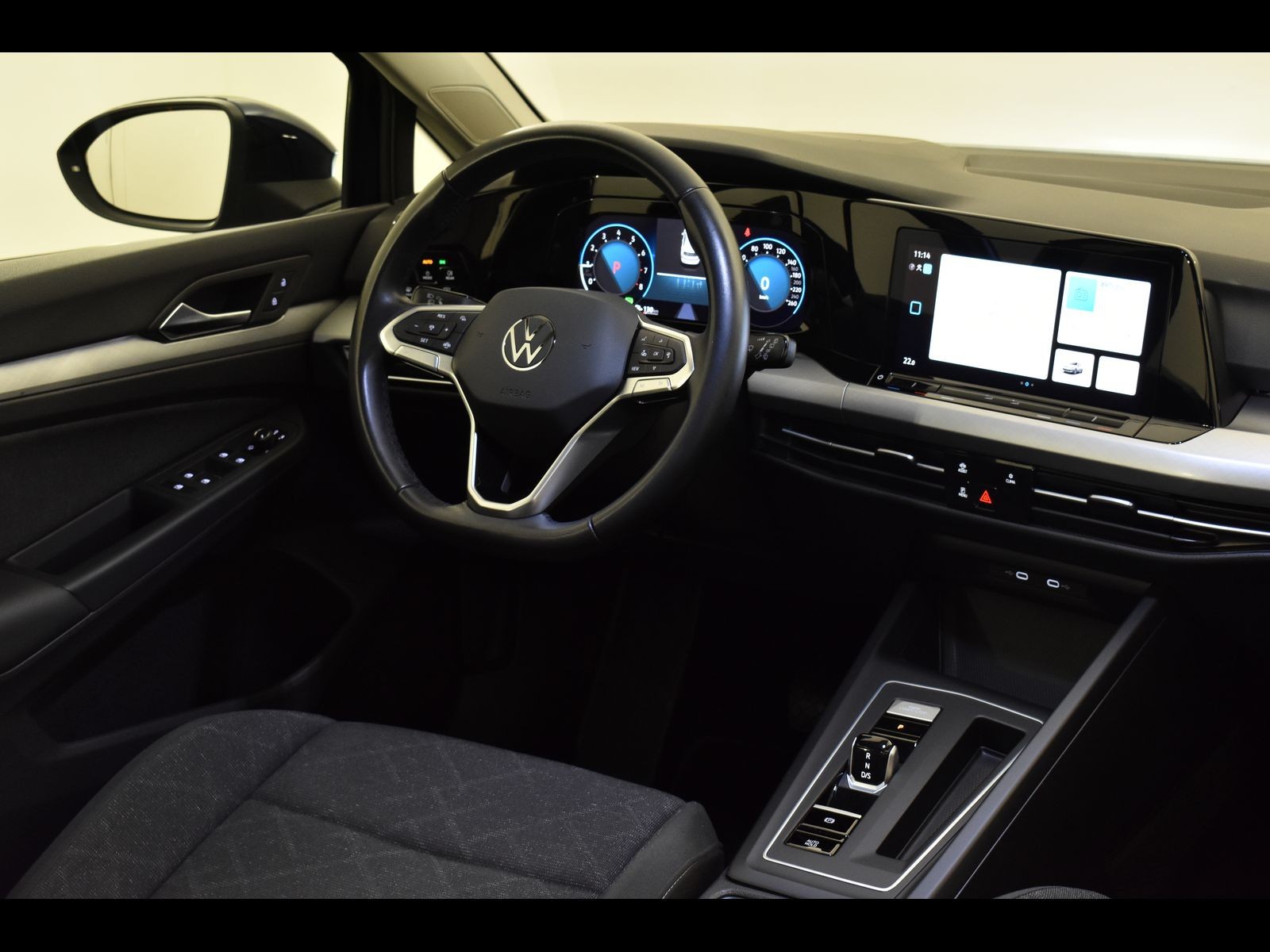 6 - Volkswagen Golf 1.0 etsi evo 110cv life dsg