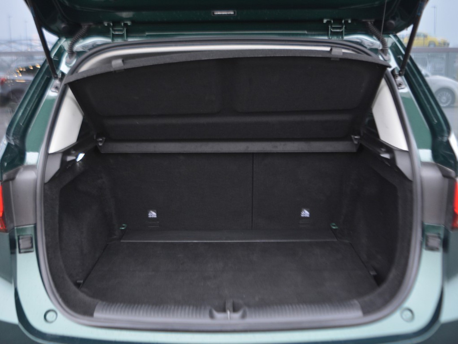 14 - Mg ZS 1.5 hybrid+ luxury auto